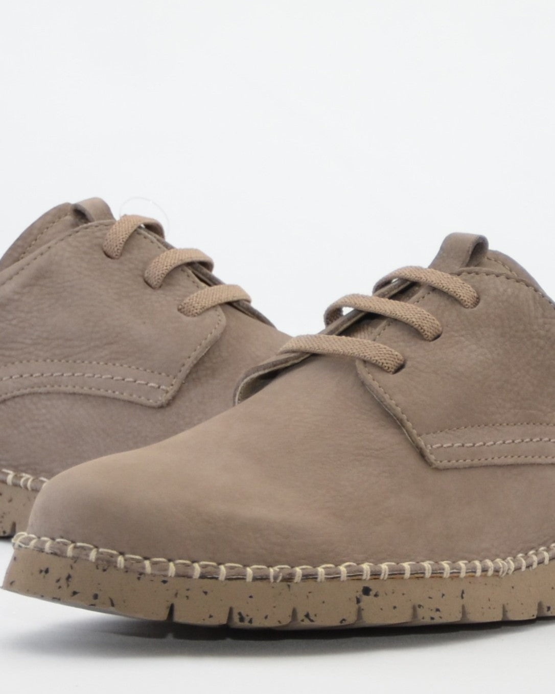 ZAPATO DE HOMBRE CALLAGHAN BEIGE CON CORDONES 65201