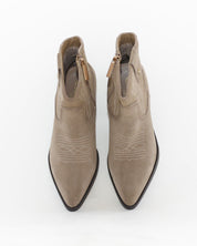 BOTIN MUJER COWBOY SERRAJE TAUPE CON BORDADO CARMELA 164390