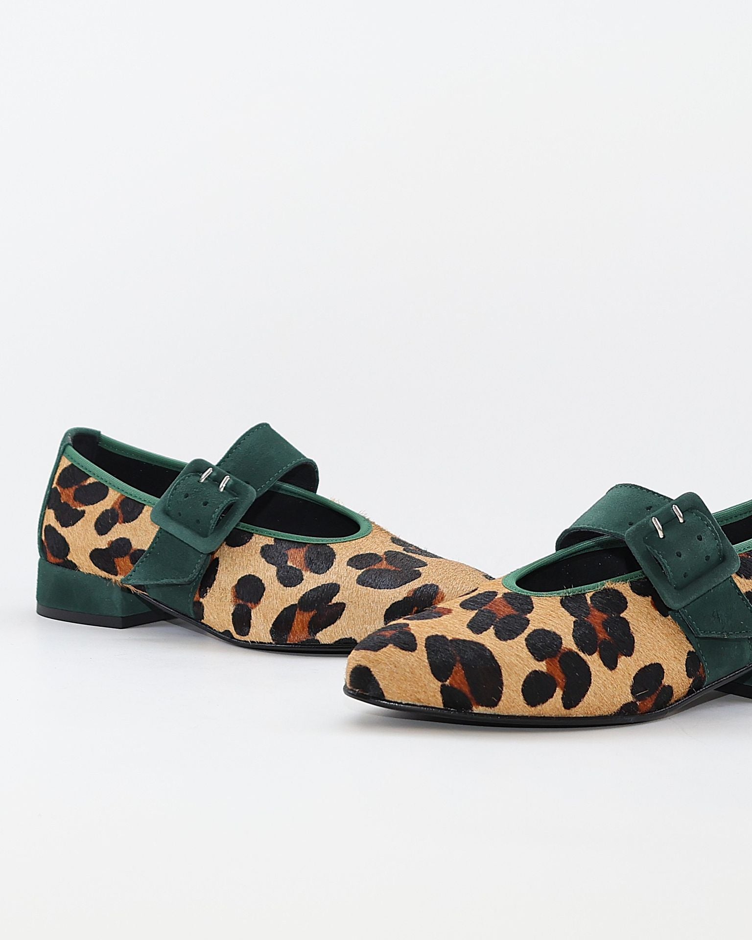 MERCEDITAS MUJER ANIMAL PRINT TIGRE ANTE VERDE CON CORREA Y HEBILLA LACOMBA CYPRES