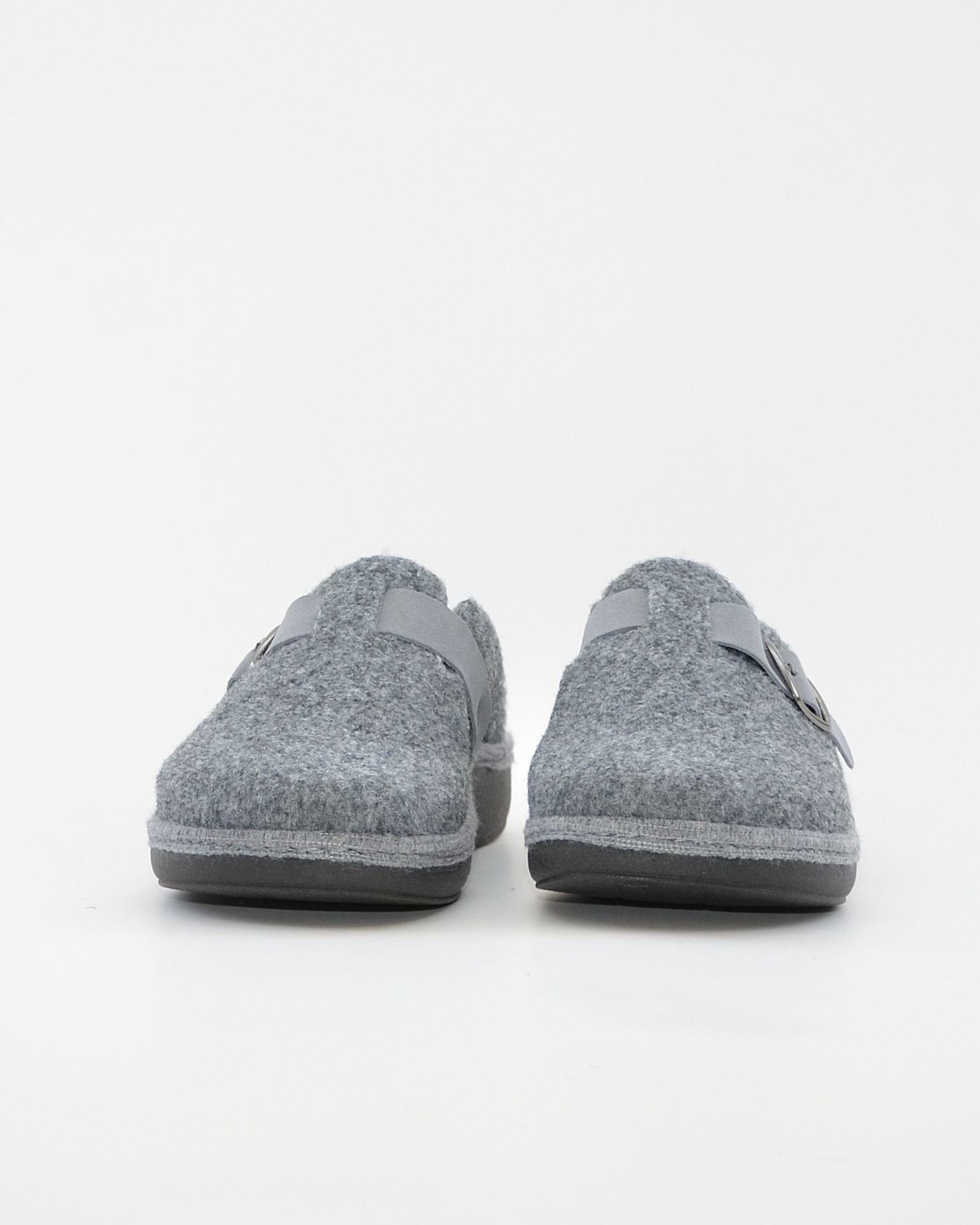 ZAPATILLAS DE CASA HOMBRE CON HEBILLA SALVI 41L-000 ELFO GRIS