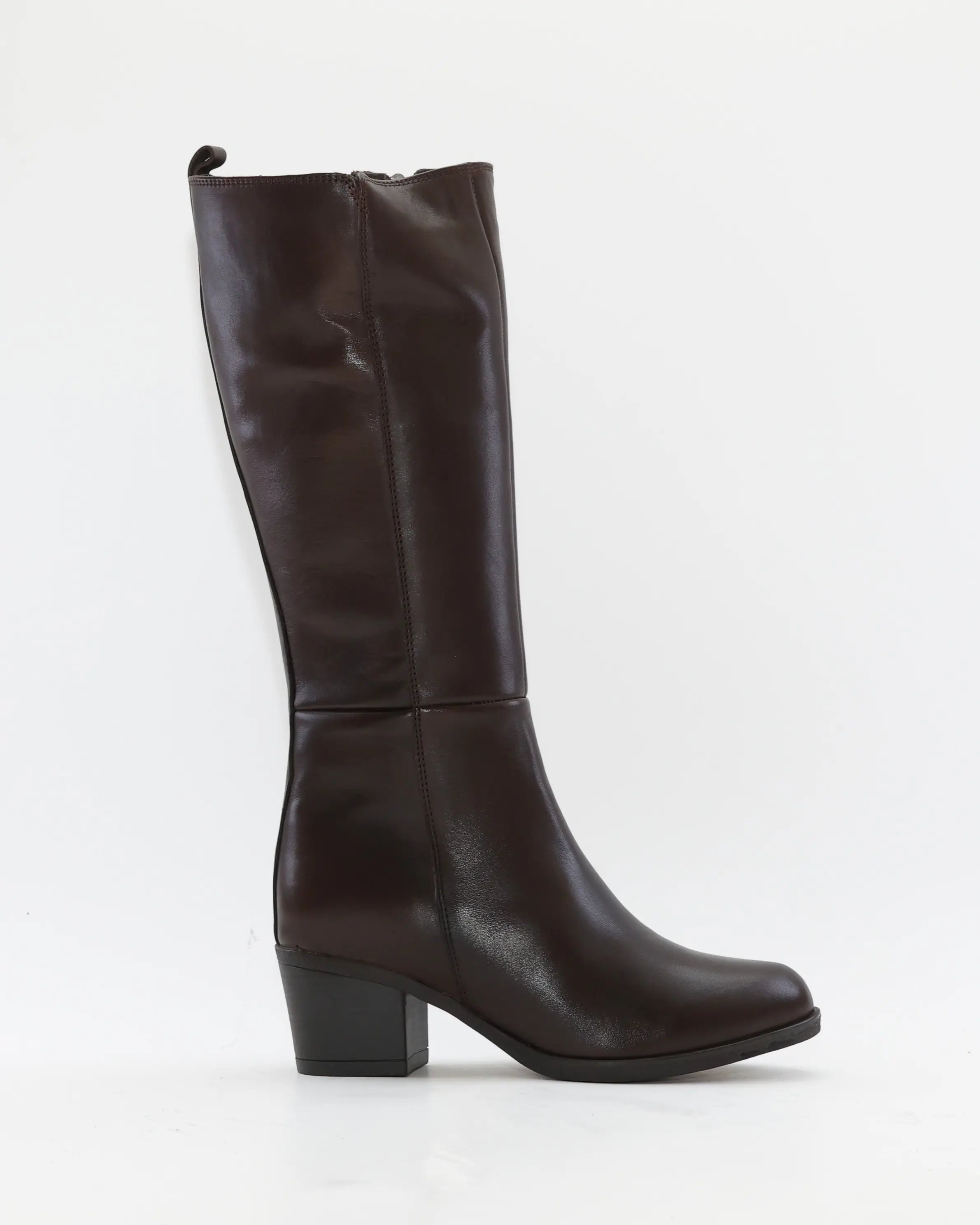 BOTA ALTA MUJER TACON MEDIO COLOR MARRON CREMALLERA Y ELASTICO TREINTAS L-1504
