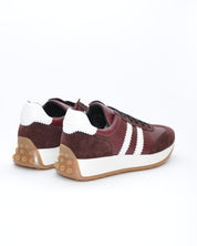 SNEAKER MUJER BURDEOS TIRAS BLANCAS