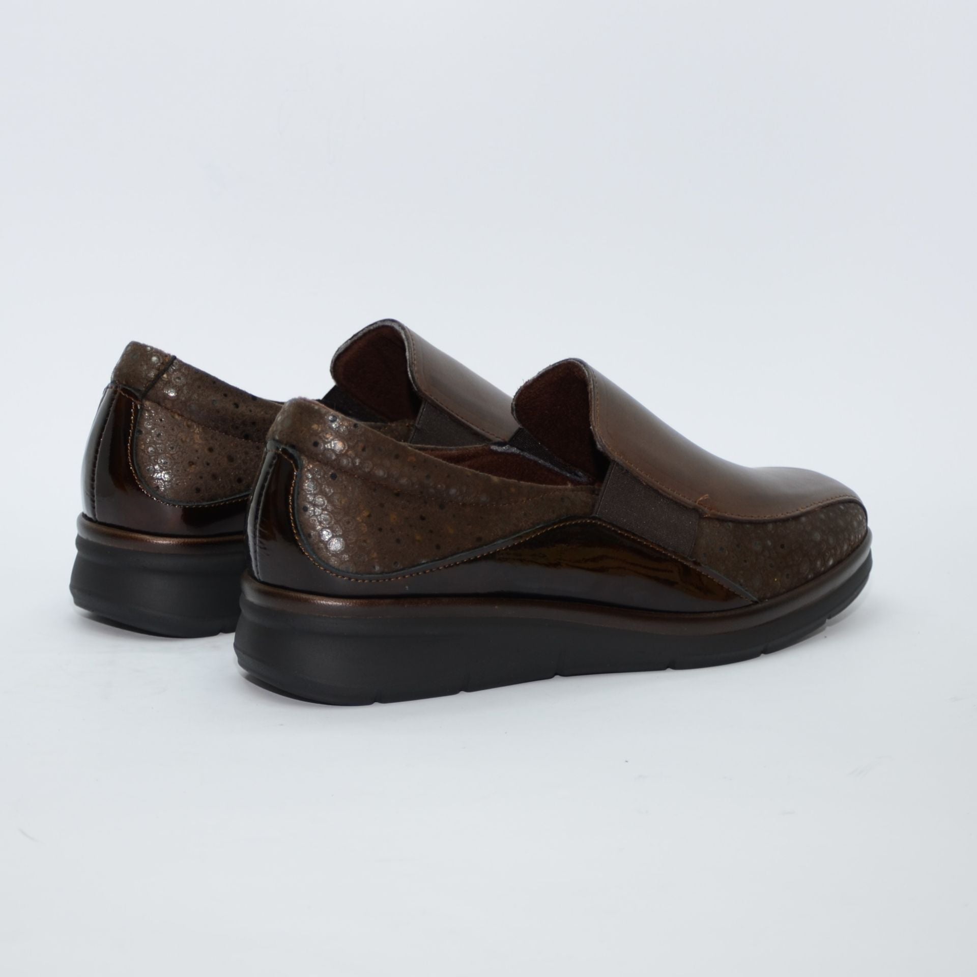 MOCASIN ANCHO ESPECIAL MARRON 10702