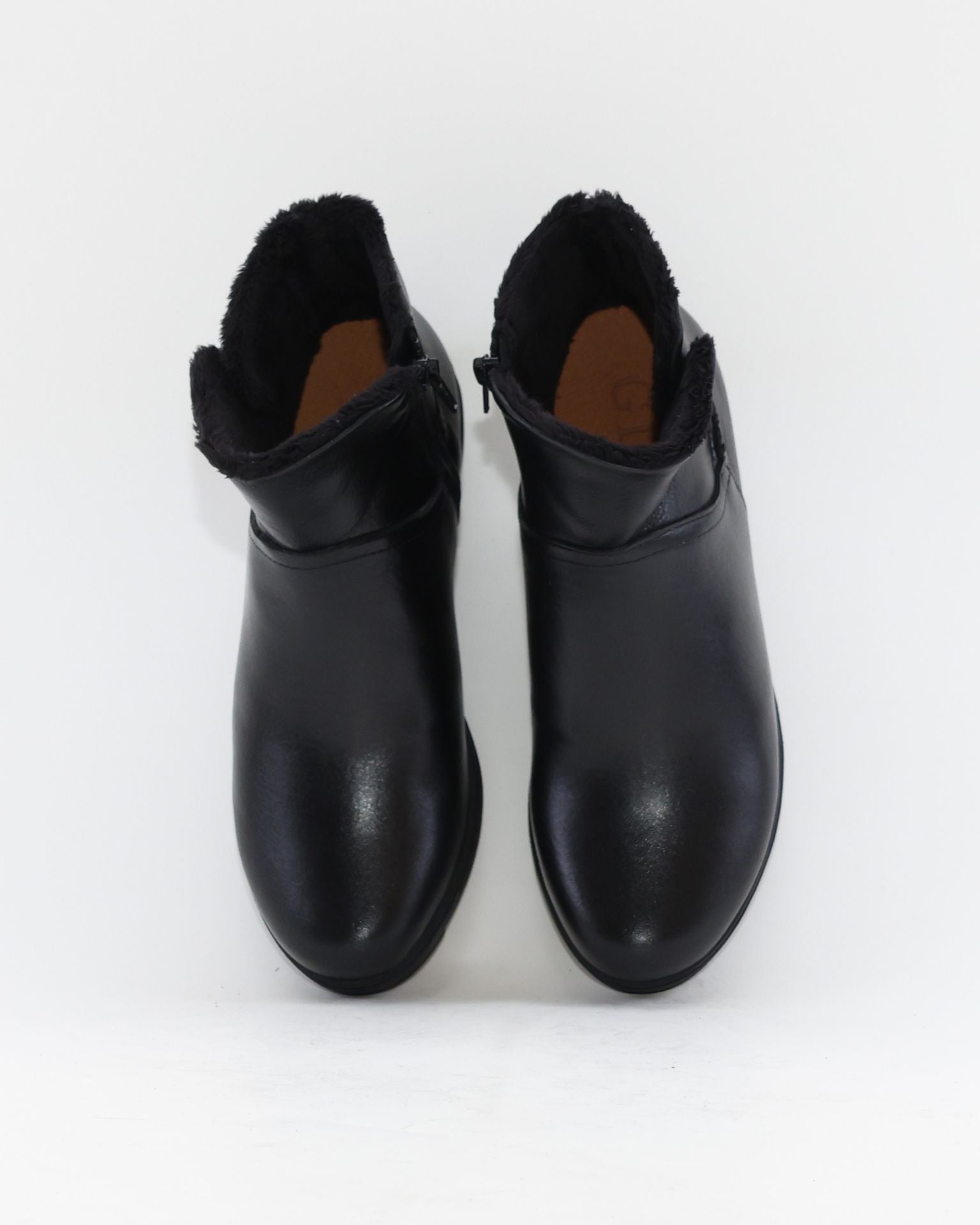 BOTINES DE MUJER CON CUÑA BAJA COLOR NEGRO GIORDA 27681