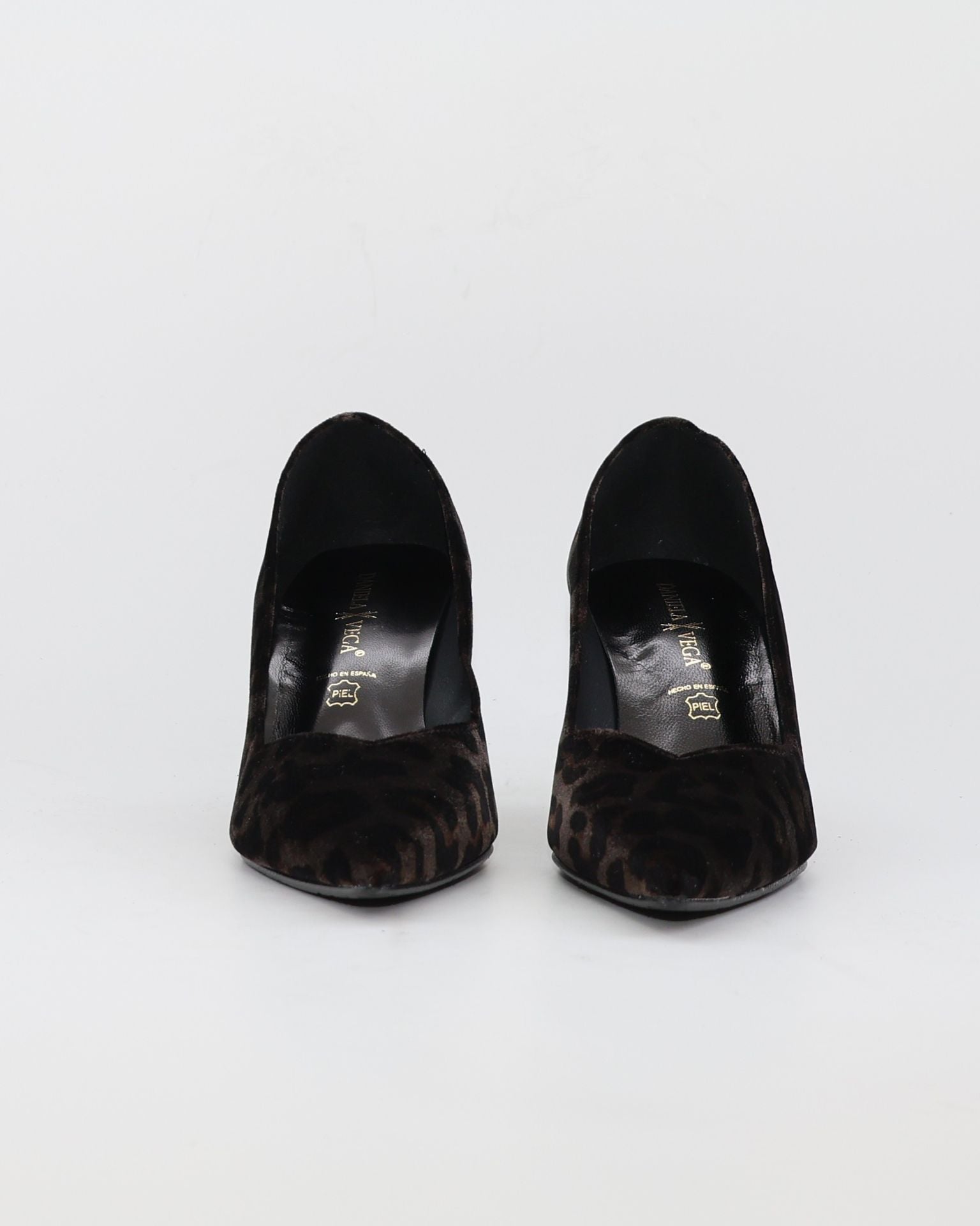 ZAPATO SALON MUJER ESTILETO COLOR LEOPARDO NEGRO DANIELA VEGA 2333S TERCIOPELO