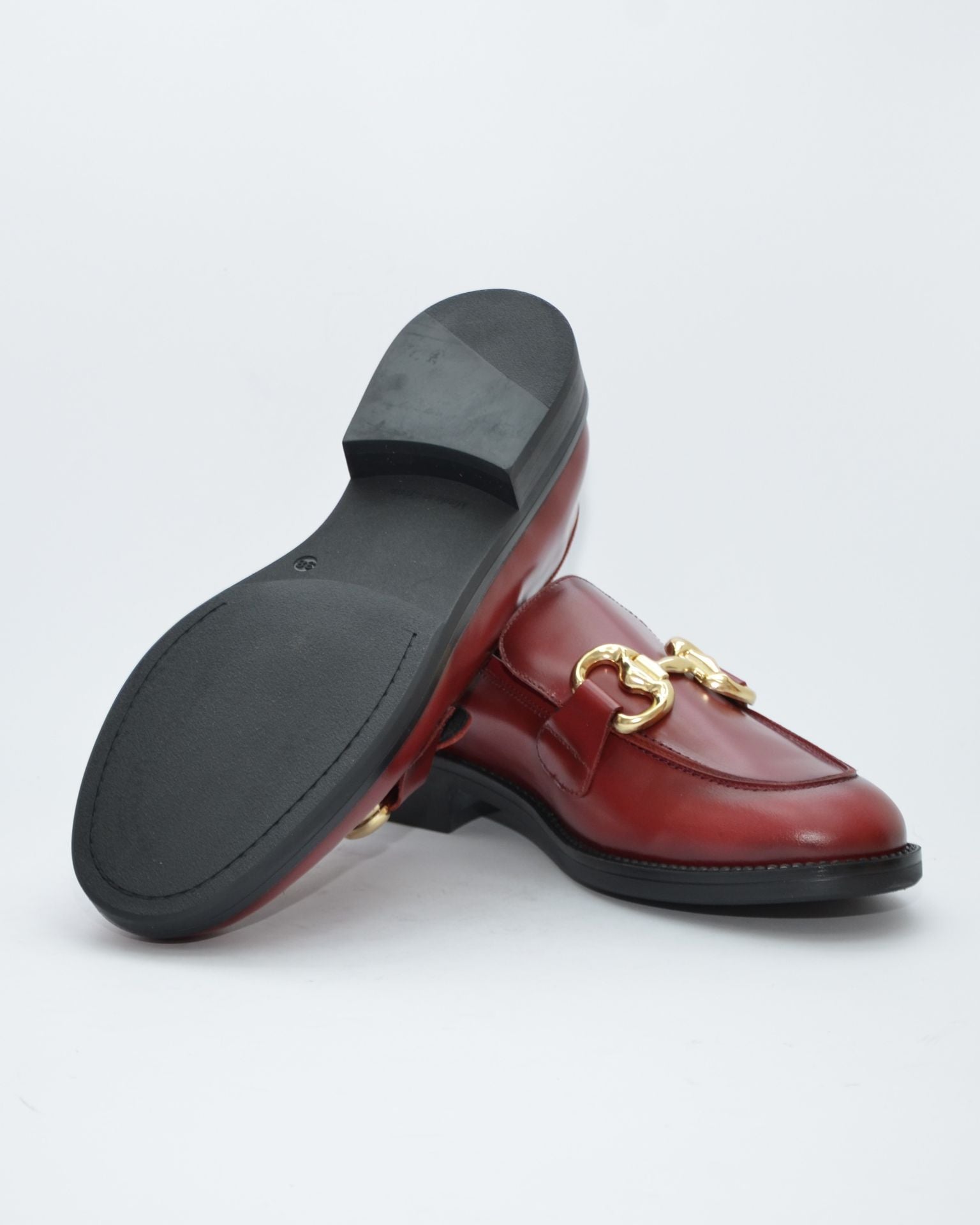 MOCASINES MUJER BURDEOS ESTRIBO DORADO