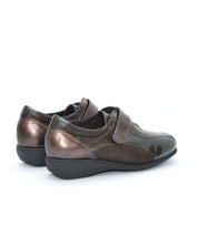 ZAPATO MUJER ANCHO ESPECIAL PLANTILLA EXTRAIBLE CHAROL MARRON