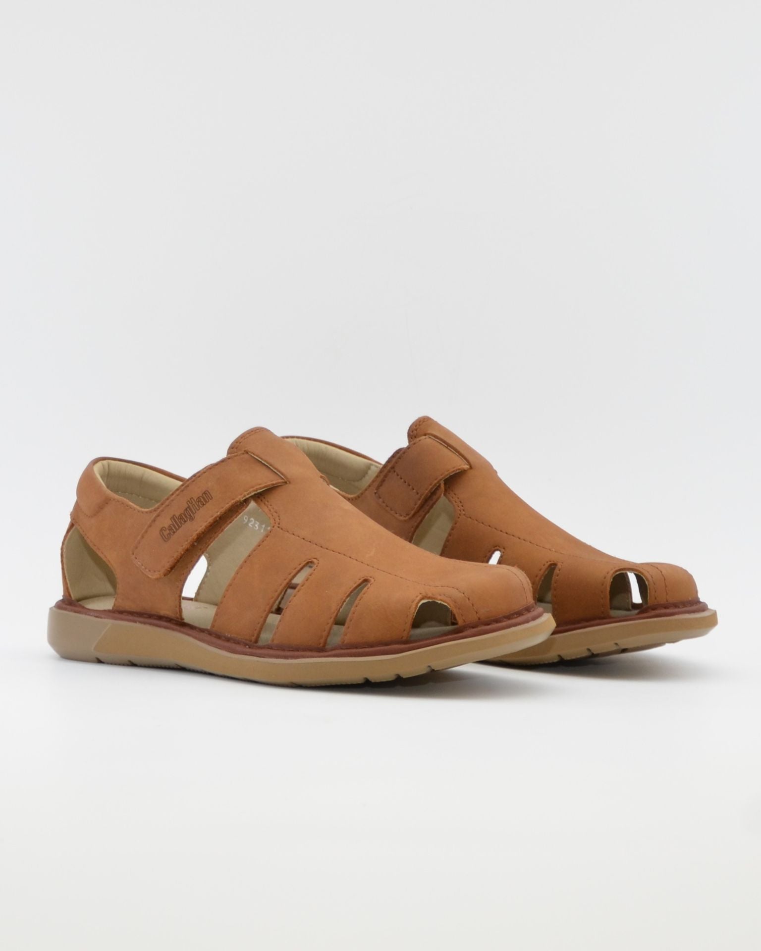 SANDALIA HOMBRE VELCRO COLOR CUERO SUELA EXTRALIGHT CALLAGHAN 92311