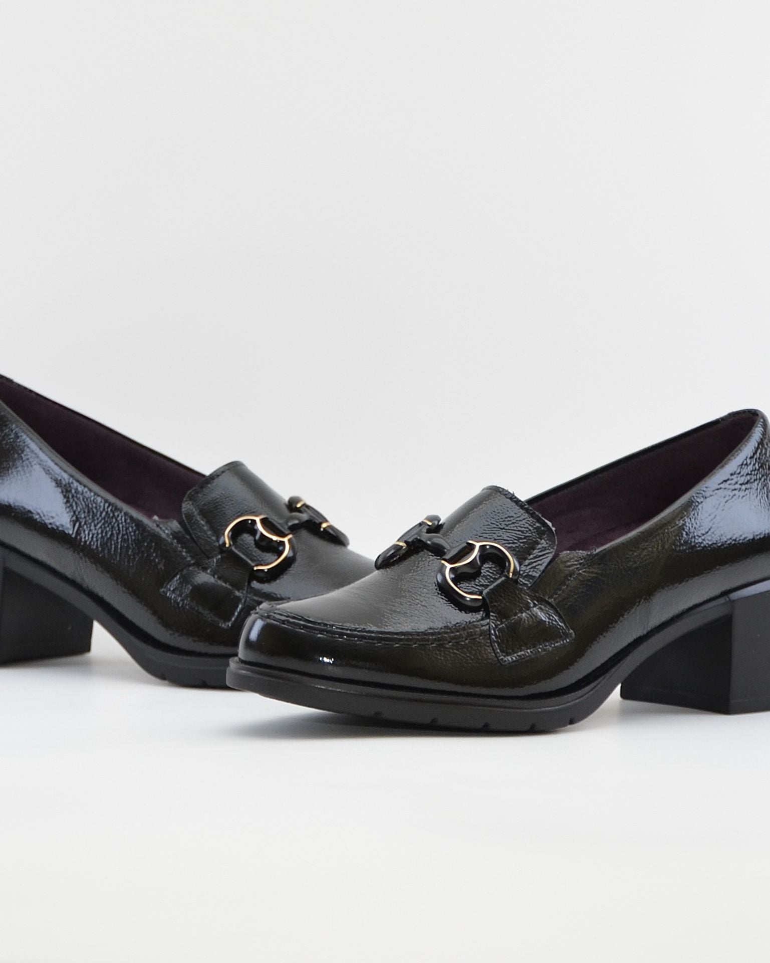 ZAPATO MOCASIN MUJER TACON ANCHO PLANTILLA EXTRAIBLE PITILLOS 11621 CHAROL NEGRO