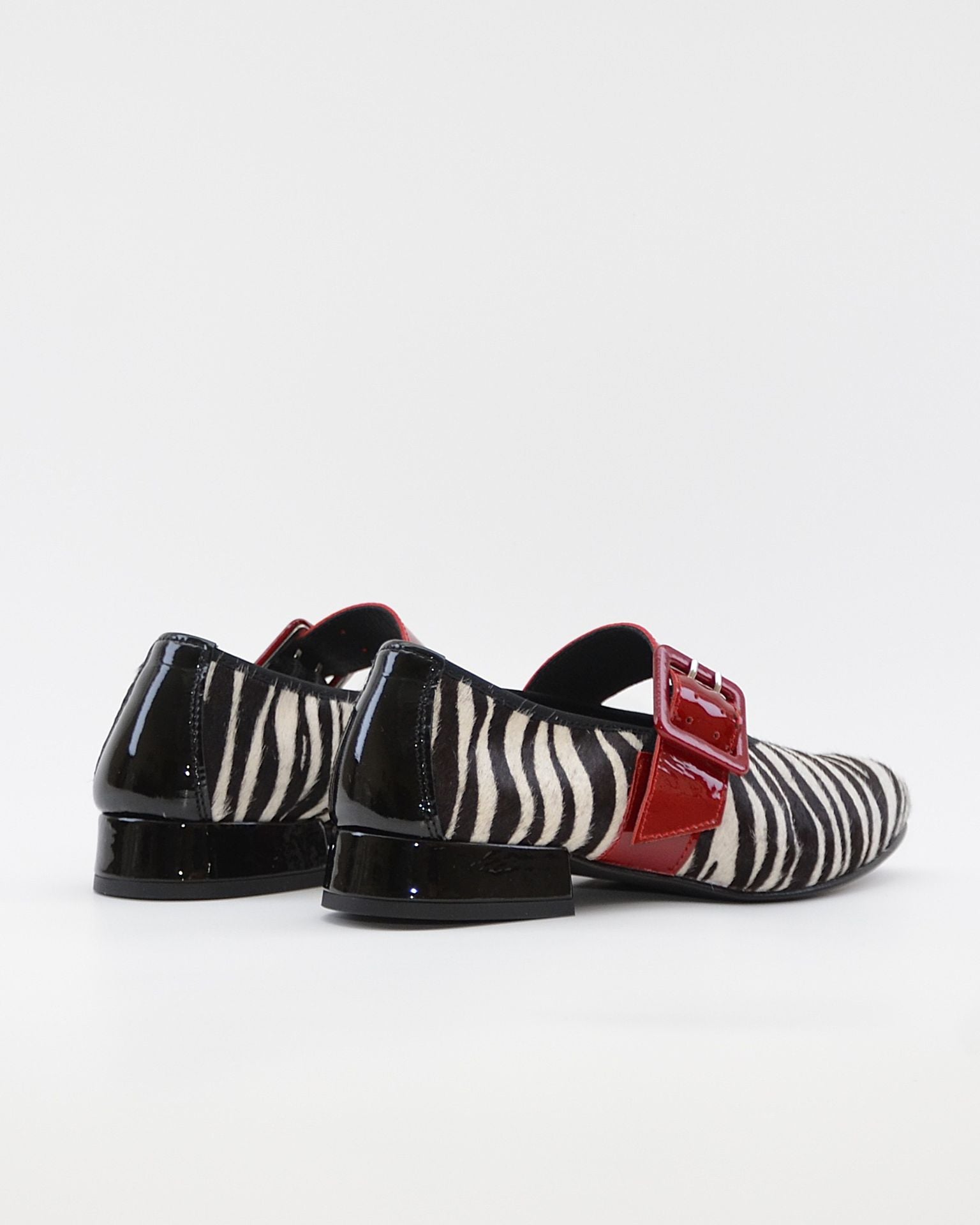 MERCEDITAS MUJER ANIMAL PRINT CEBRA CHAROL ROJO CON CORREA Y HEBILLA LACOMBA CLOVE