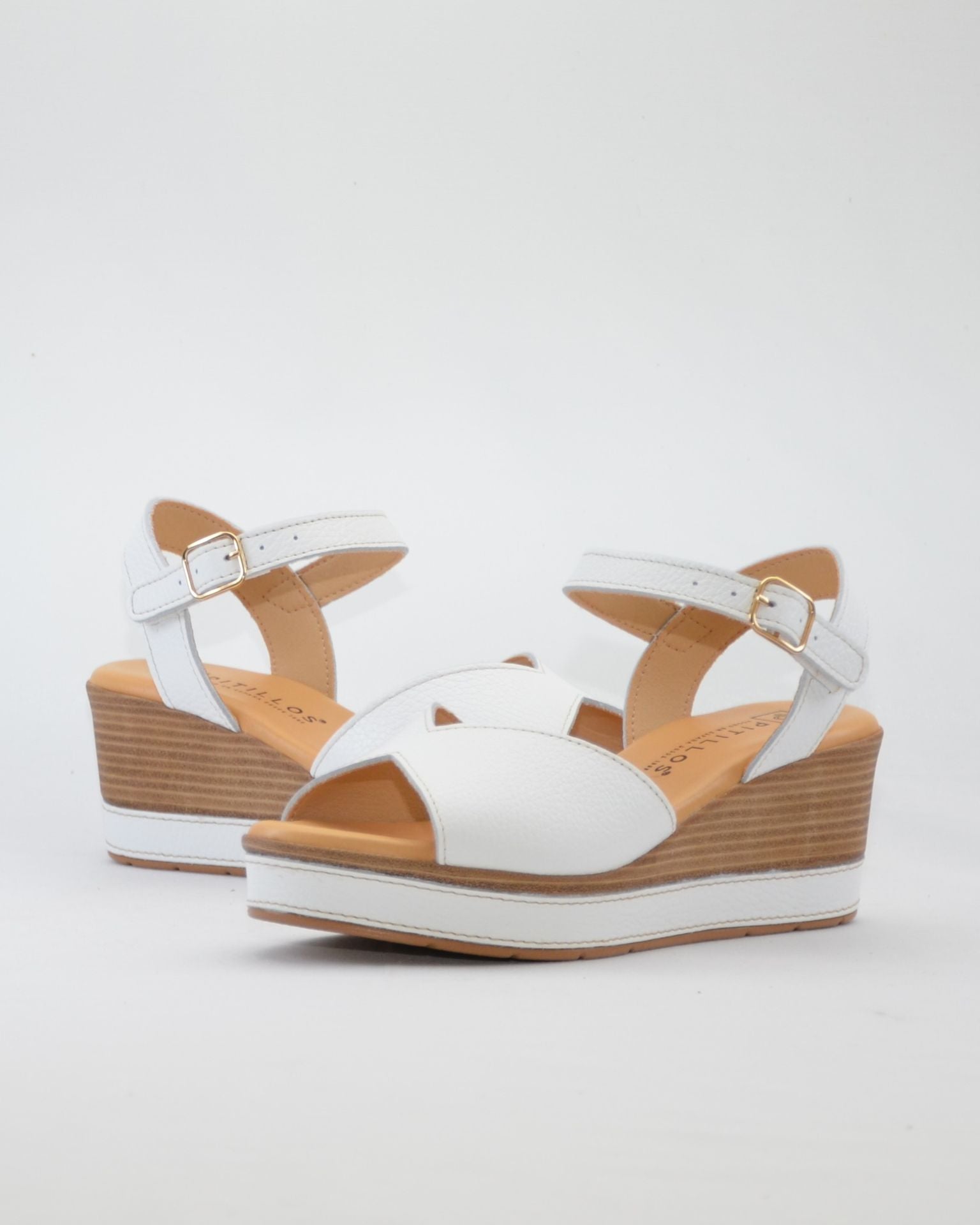 SANDALIA CUÑA BLANCA PARA MUJER CON PLANTA ACOLCHADA PITILLOS 11280