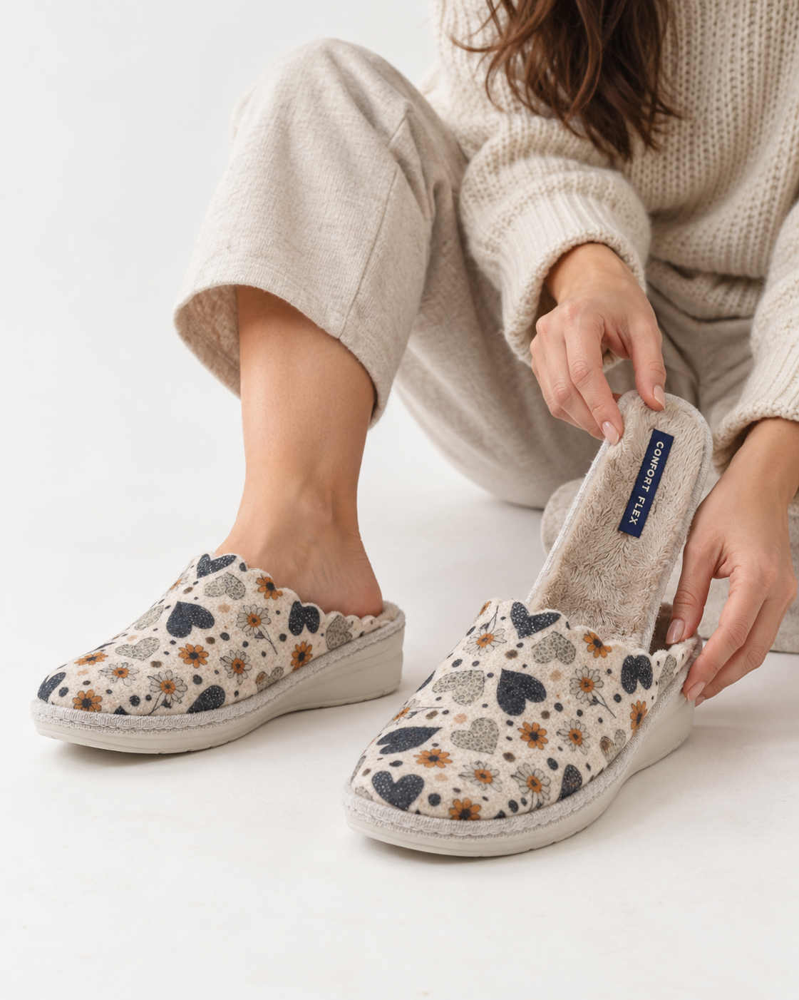 ZAPATILLA MUJER CUÑA FIELTRO CORAZONES CON PLANTILLA EXTRAIBLE CERRADA J.ORTEGA C-352-A