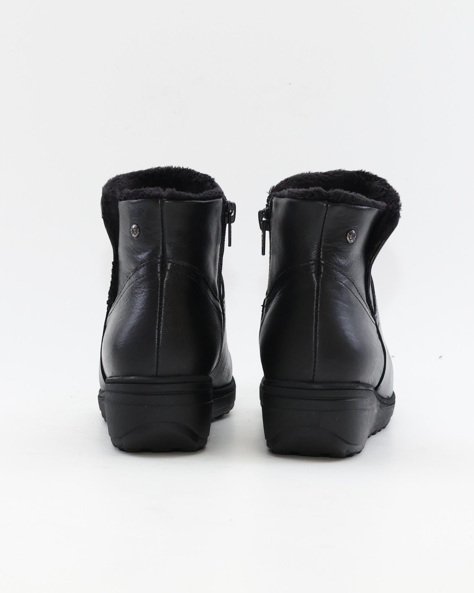BOTINES DE MUJER CON CUÑA BAJA COLOR NEGRO GIORDA 27681