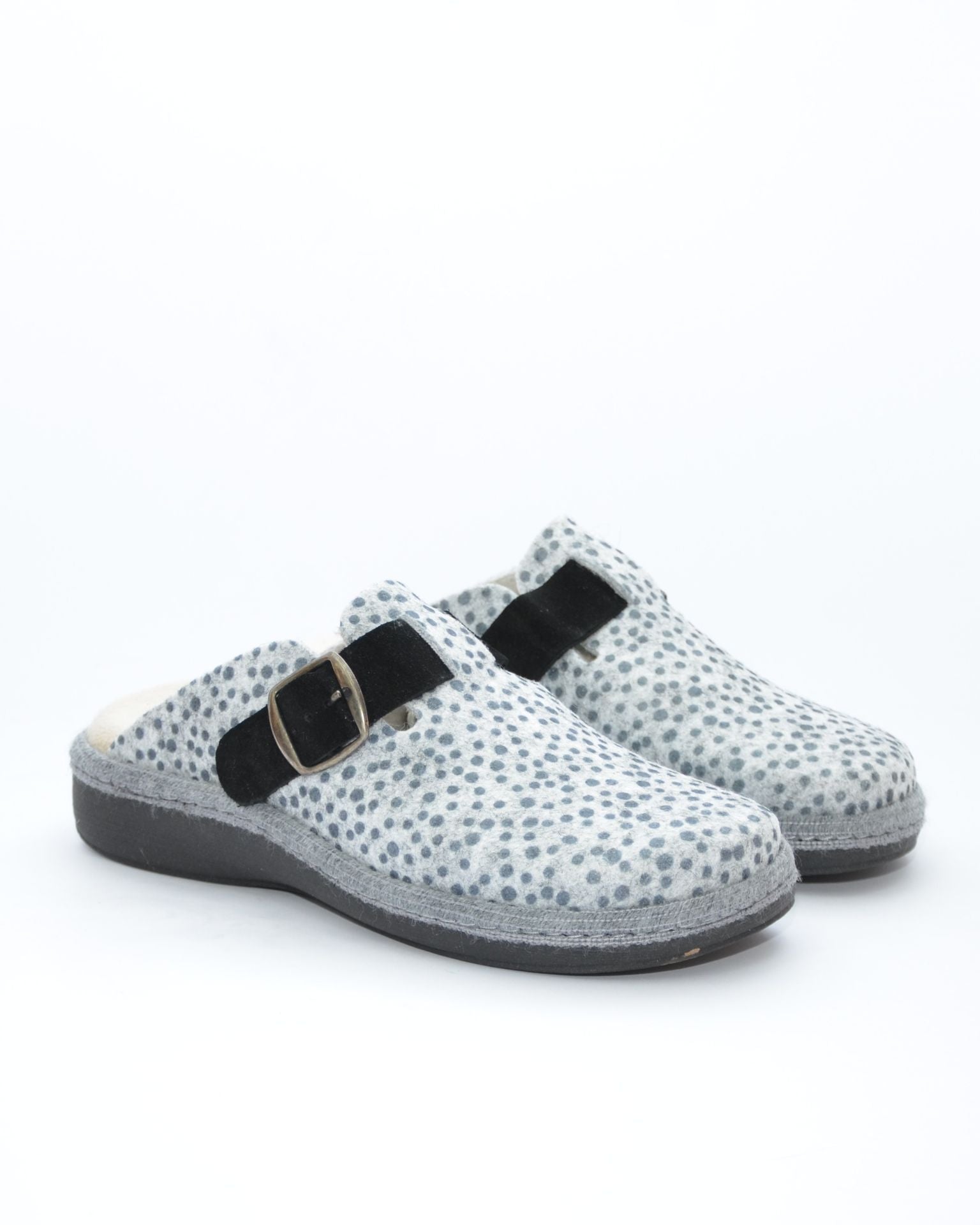 ZAPATILLAS DE CASA MUJER  CON HEBILLA