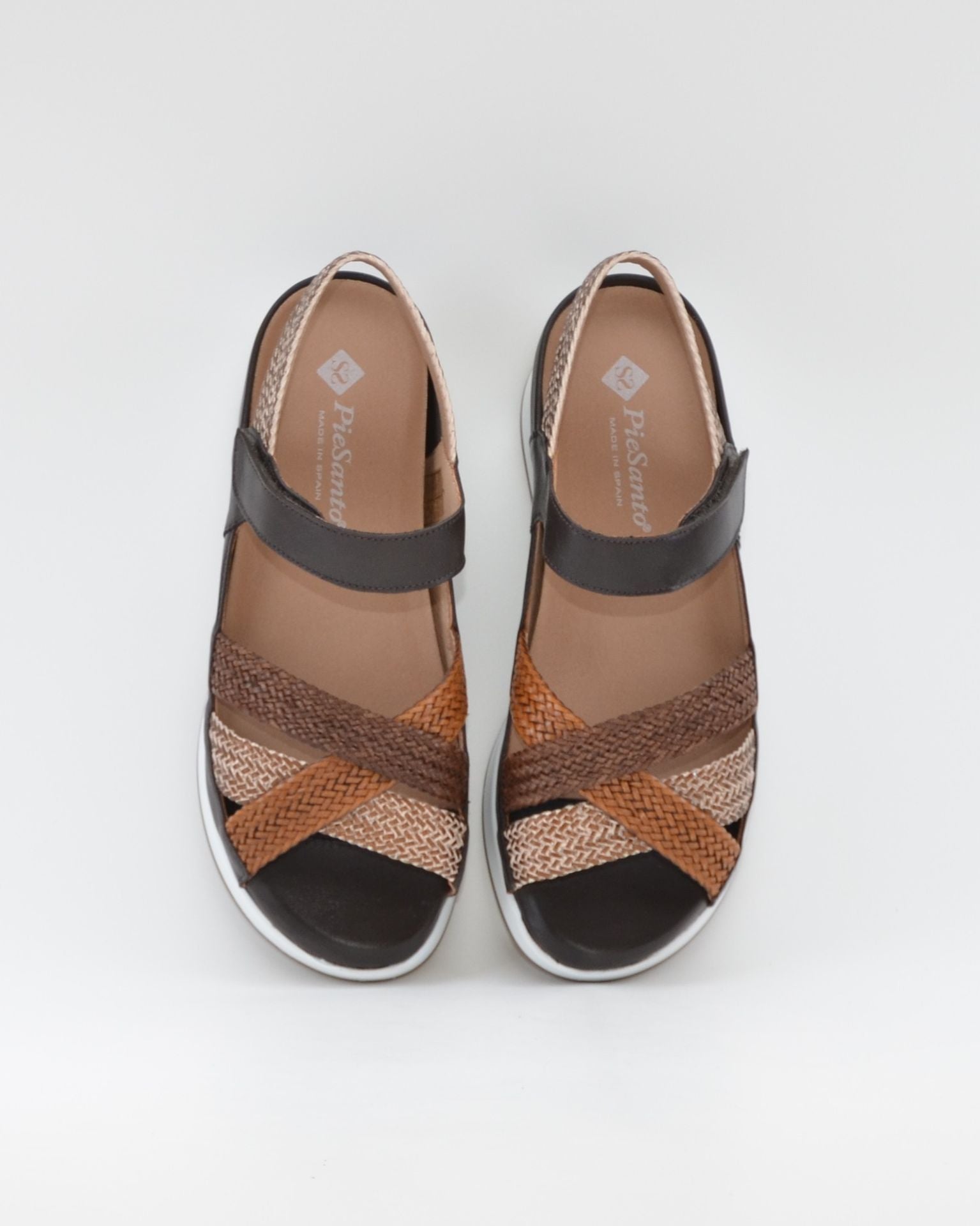 SANDALIA TRENZADA PLANTILLA EXTRAIBLE MUJER  ANCHO ESPECIAL COLOR MULTI CAOBA PIE SANTO 260425