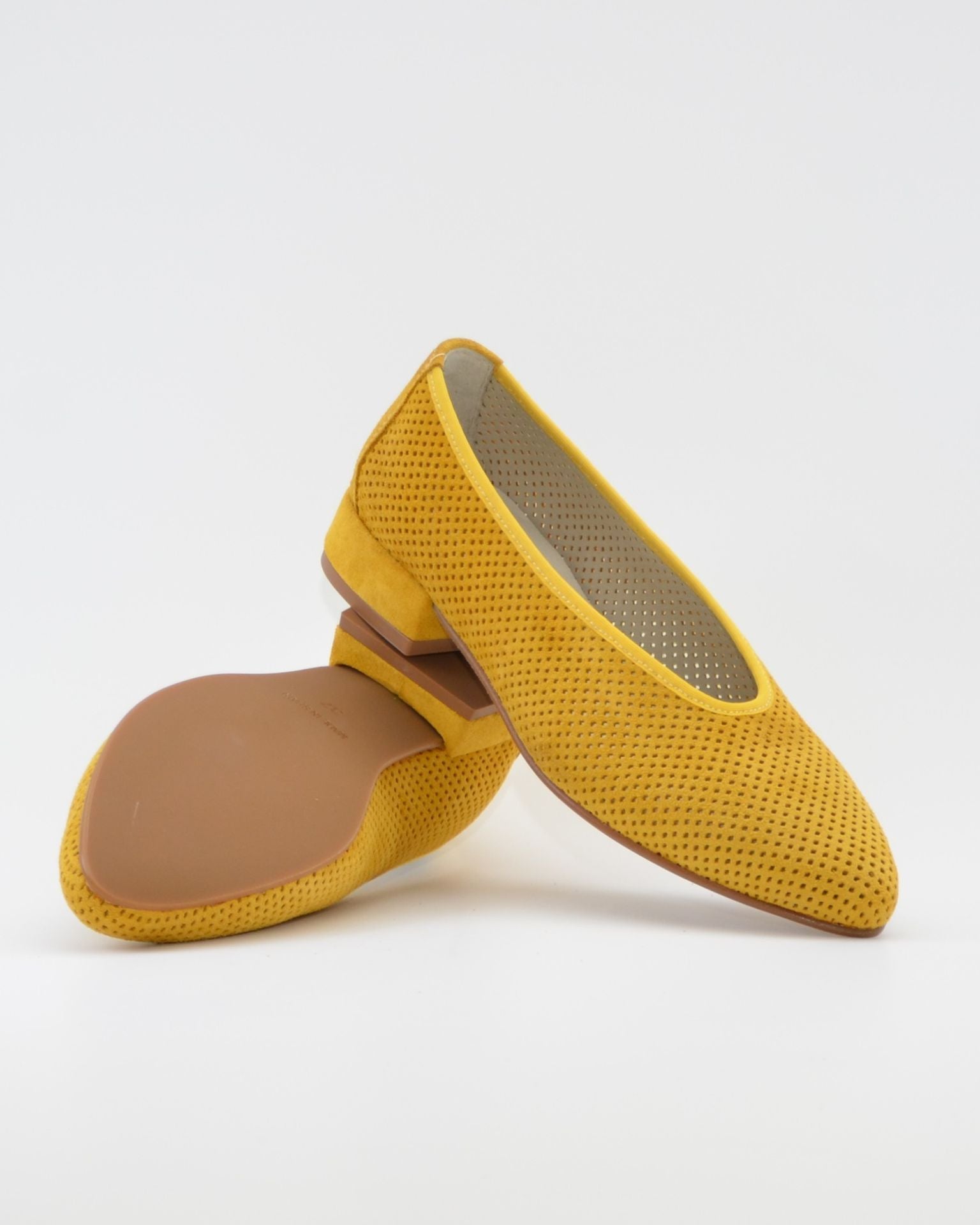 MERCEDITAS DE PIEL COLOR AMARILLO LACOMBA AMARILLYS