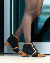 BOTINES TACON BAJO CORDON NEGRO CUERO A5406