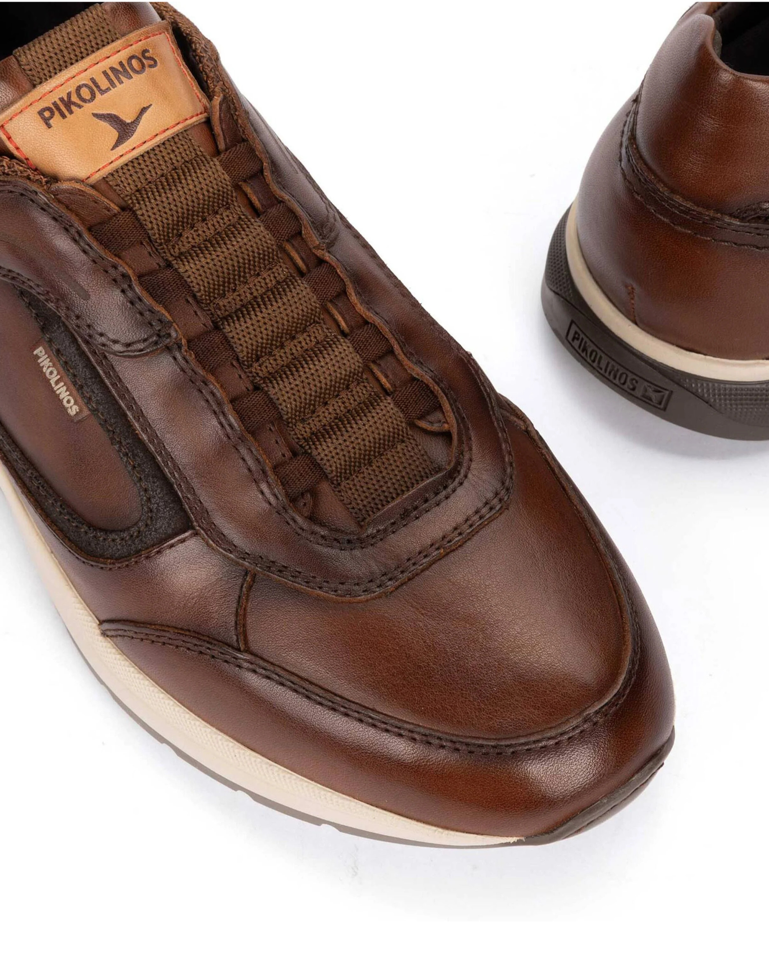 ZAPATO DE CORTE DEPORTIVO HOMBRE PIKOLINOS ELASTICOS COLOR CUERO GETAFE M2B-6439C1