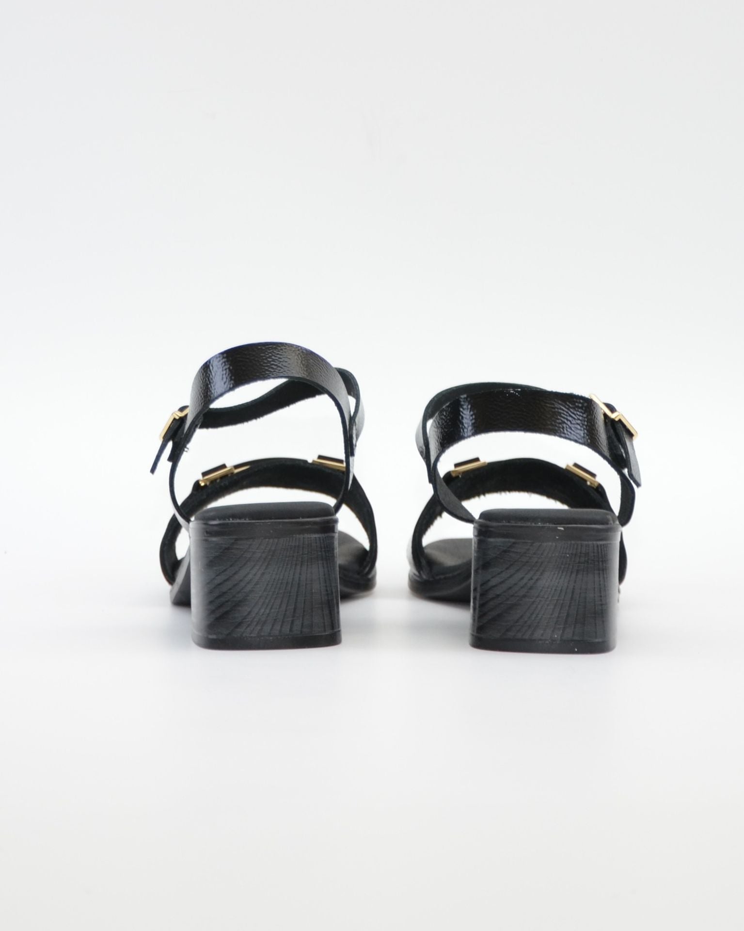 SANDALIA MUJER CHAROL NEGRO TACON BAJO PLANTA DE GEL OH MY SANDALS 5981