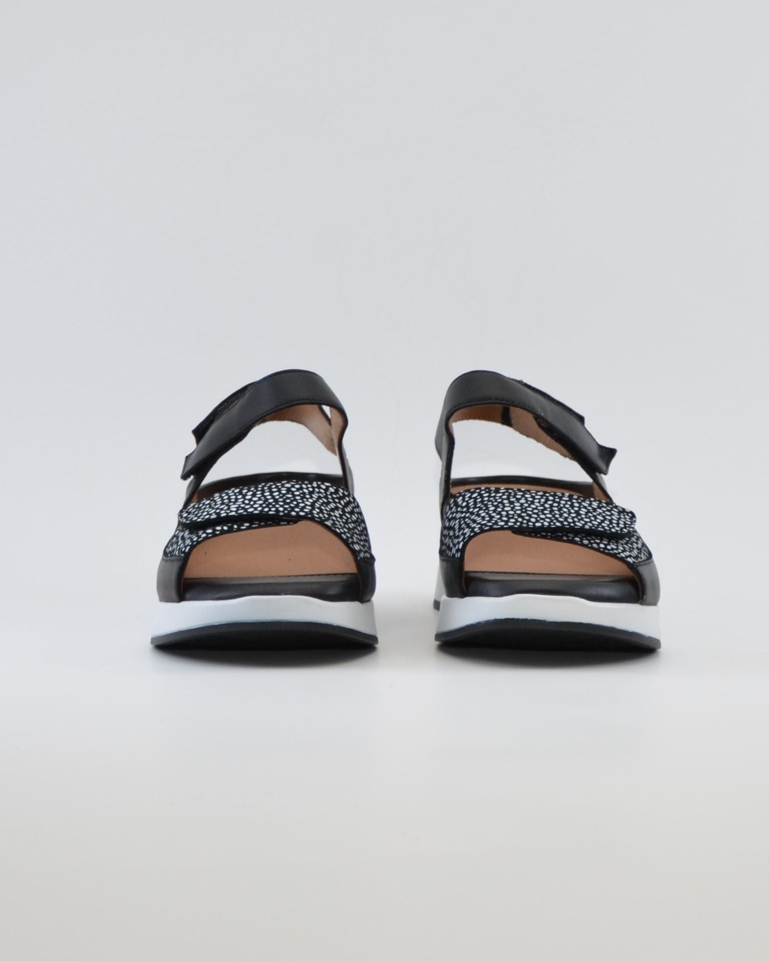 SANDALIA PLANTILLA EXTRAIBLE MUJER TRES VELCROS ANCHO ESPECIAL COLOR NEGRO PIE SANTO 260422