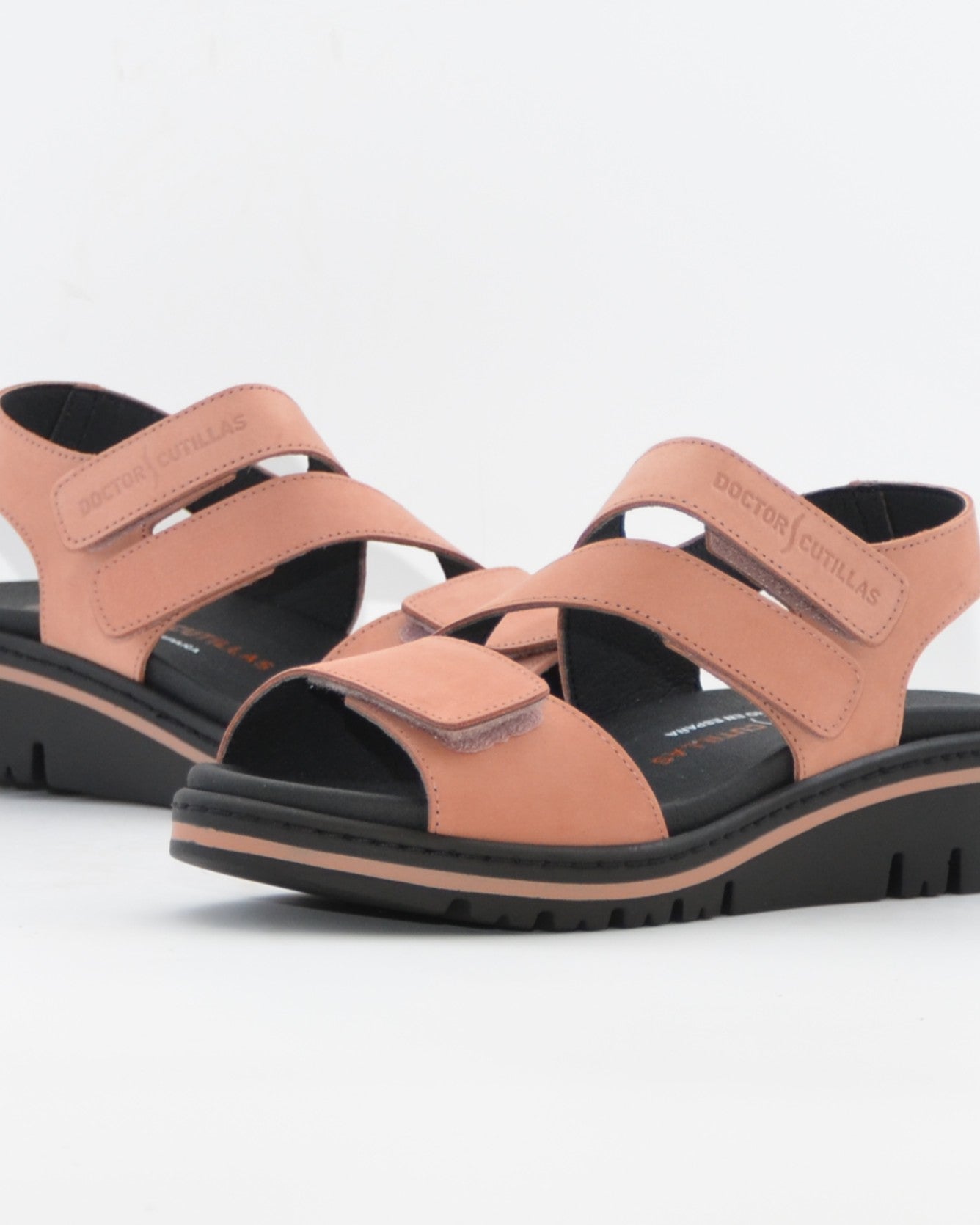 SANDALIA TRES VELCROS PLANTILLA EXTRAIBLE COLOR SALMON ANCHO ESPEIAL