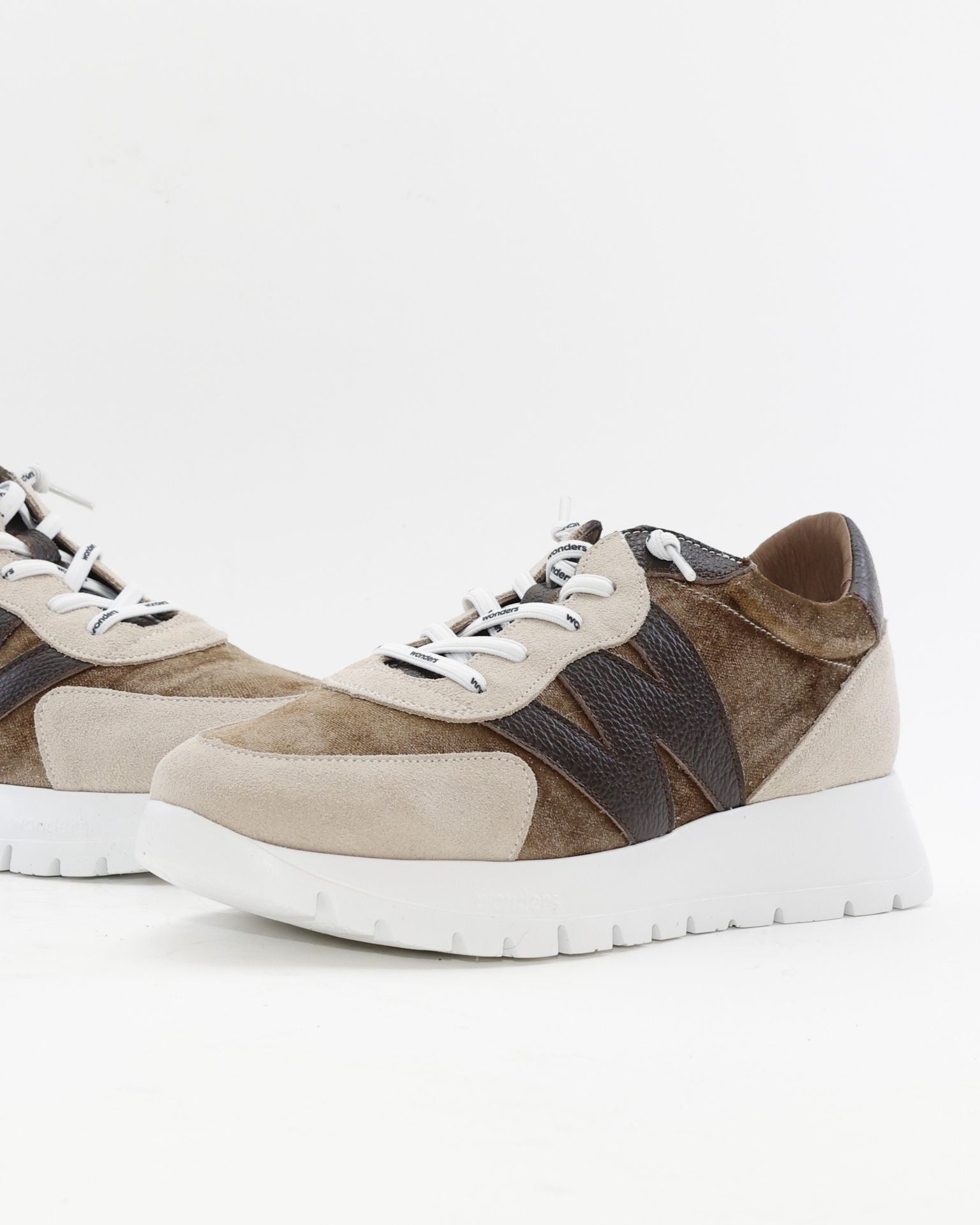 ZAPATO DE CORTE DEPORTIVO WONDERS A-24111 CONBINADO TAUPE MARRON