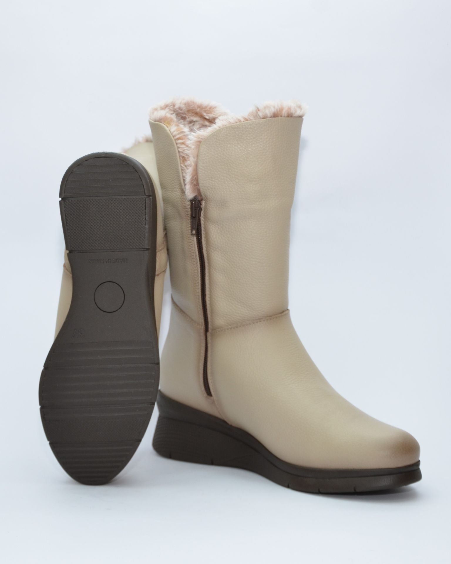 BOTA MUJER CUÑA COLOR TOPO