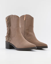 BOTIN MUJER COWBOY SERRAJE TAUPE CON FLECOS CARMELA 164252
