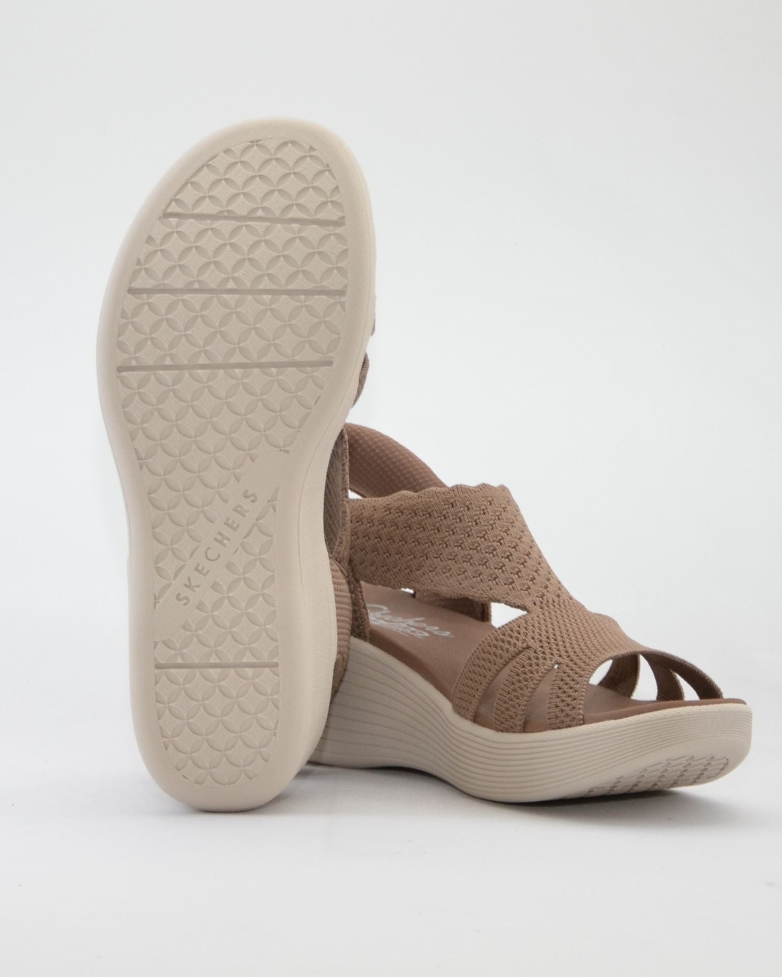 SANDALIA MUJER CUÑA SKECHERS COLOR TAUPE 120012 MOC SLIP-INS