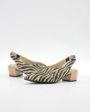 ZAPATO SALON DESTALONADO EN PIEL ANIMAL PRINT CEBRA LACOMBA HIBISCUS