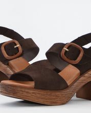 SANDALIA MUJER PLATAFORMA COLOR MARRON CHOCOLATE CON HEBILLA KAOLA 930