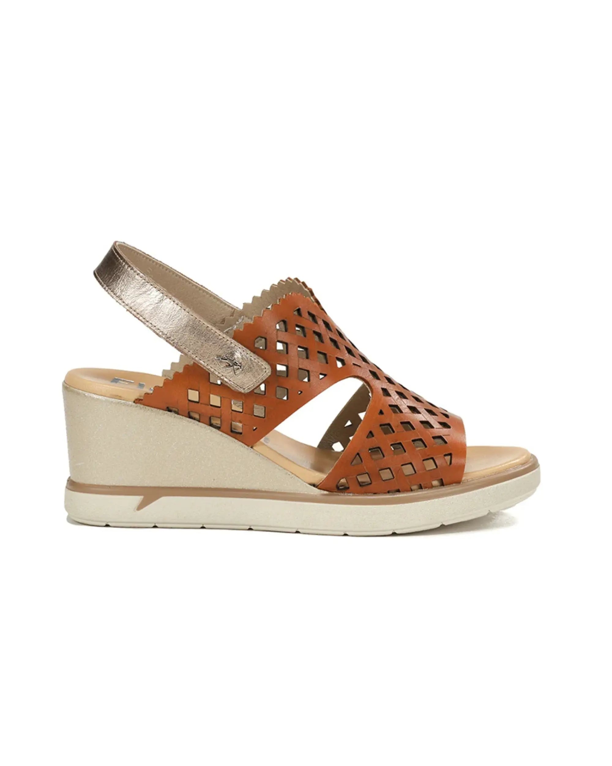 SANDALIA MUJER FLUCHOS COLOR CUERO CON TIRA TRASERA METALIZADA SMASH F1972