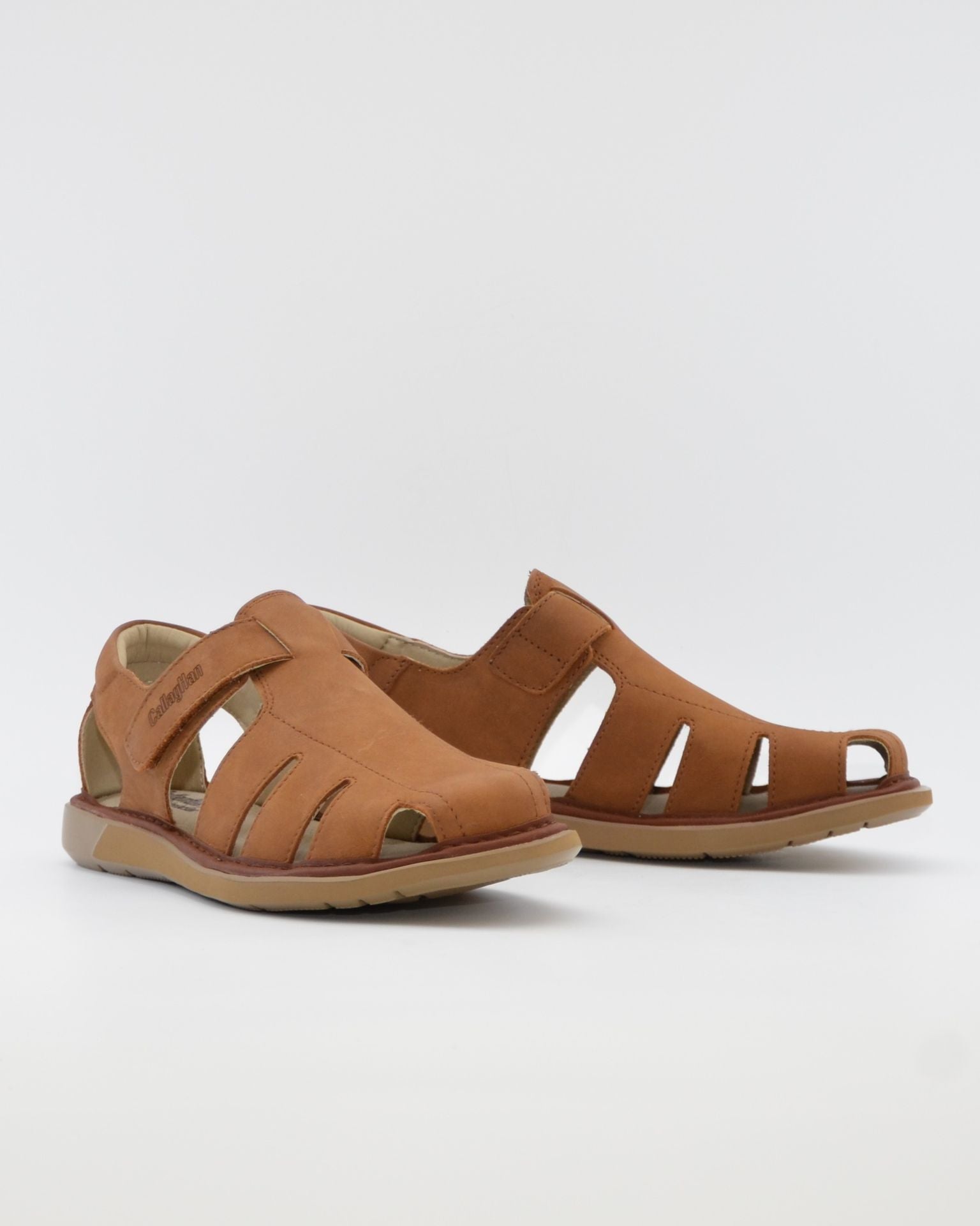 SANDALIA HOMBRE VELCRO COLOR CUERO SUELA EXTRALIGHT CALLAGHAN 92311