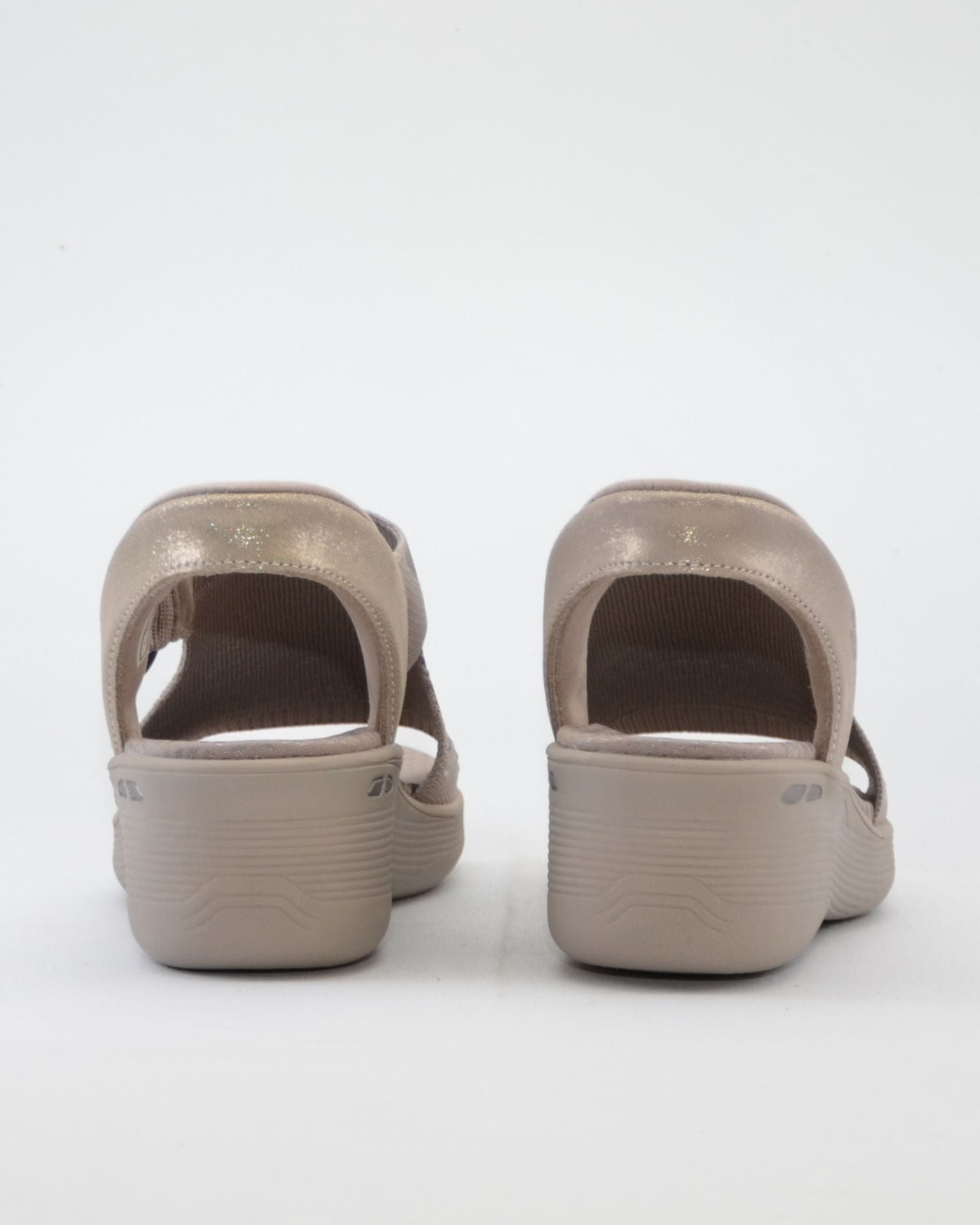 SANDALIA MUJER SKECHERS CON SISTEMA SLIP-INS COLOR TAUPE 188001 TPE MARTHA STEWART