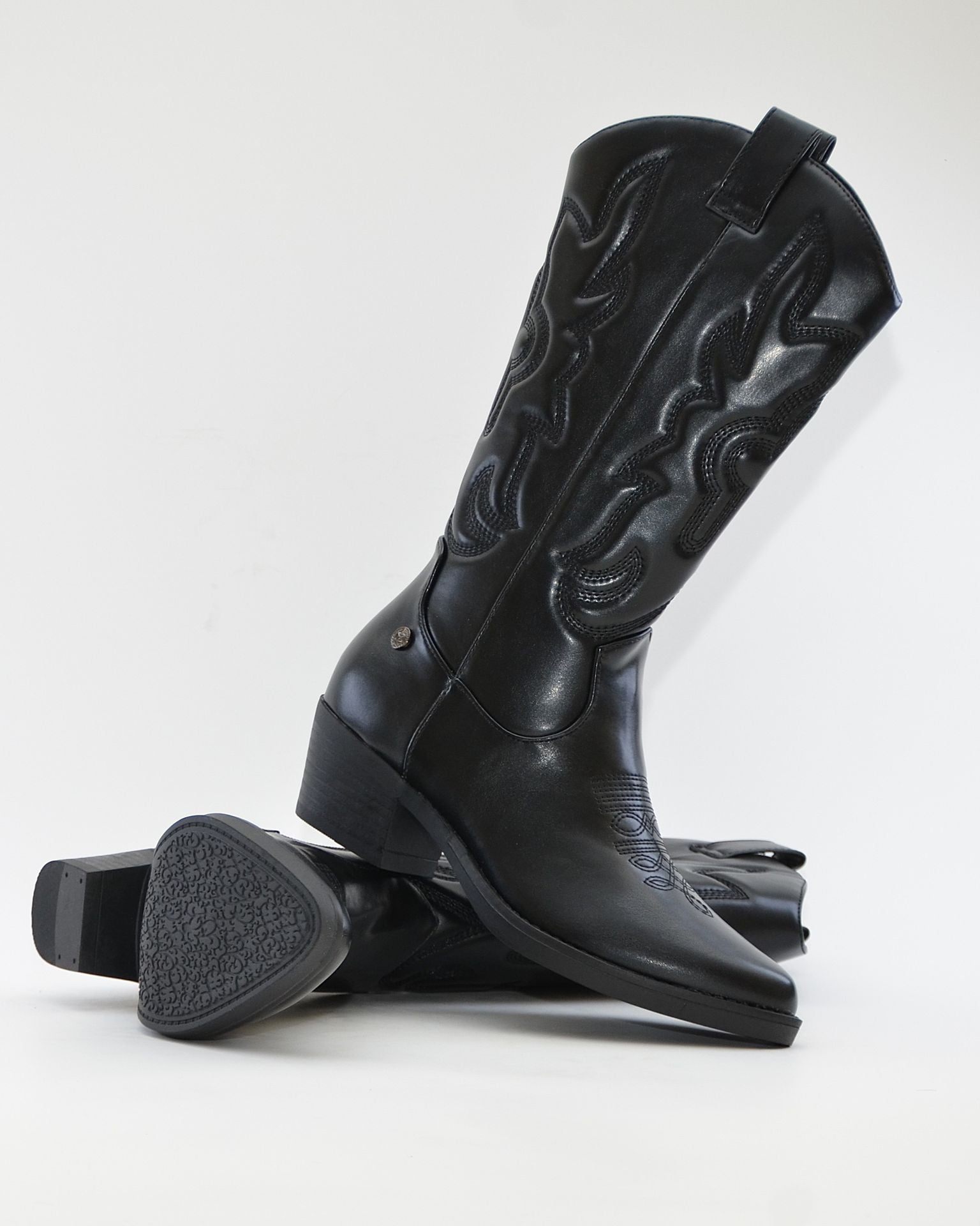 BOTA COWBOY COLOR NEGRO CON CREMALLERA  XTI 143119