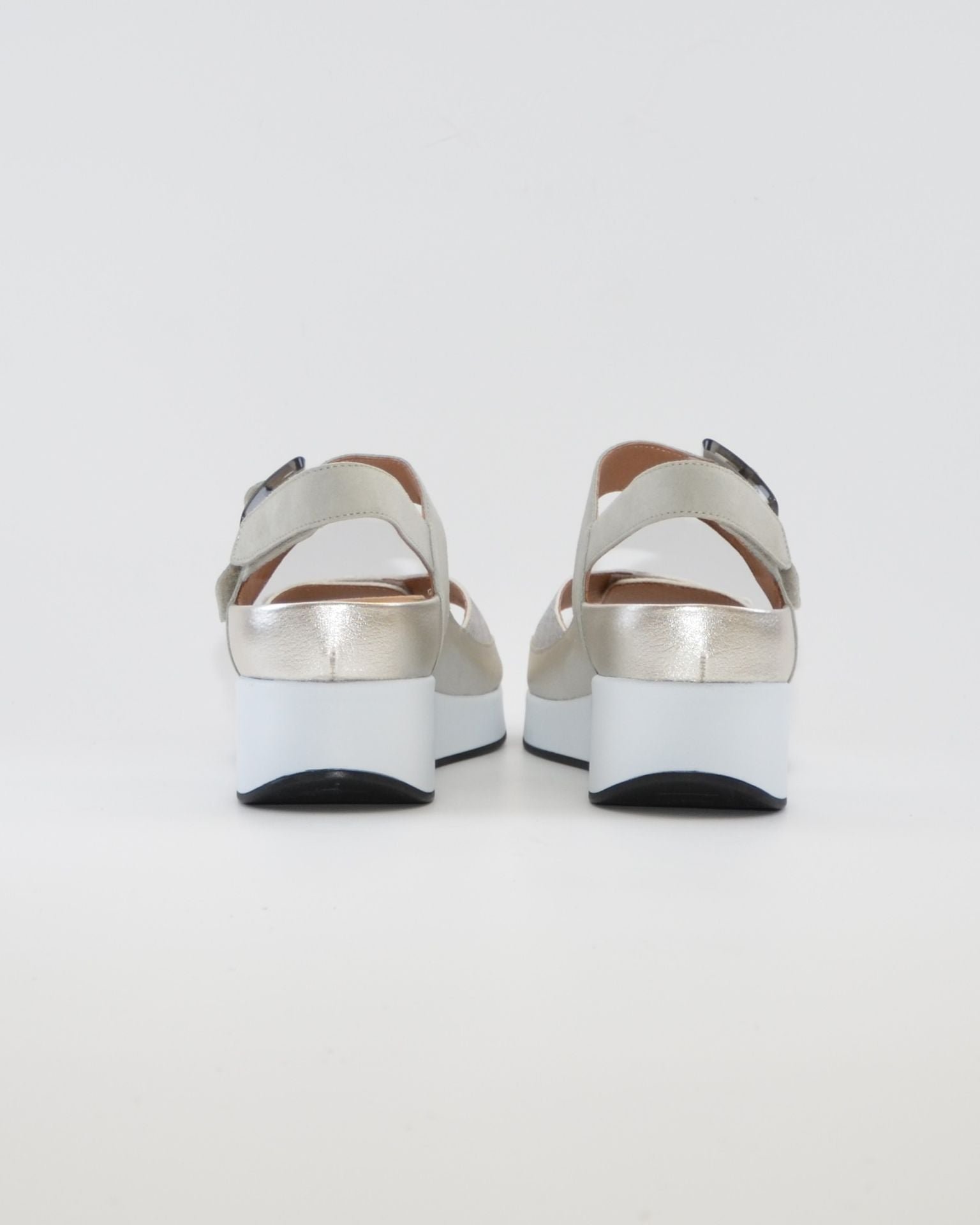 SANDALIA CUÑA PLANTILLA EXTRAIBLE MUJER TRES VELCROS ANCHO ESPECIAL COLOR VERDE Y PLATA PIE SANTO 260382 CAVA
