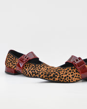 MERCEDITAS MUJER ANIMAL PRINT GUEPARDO CHAROL BURDEOS CON CORREA Y HEBILLA LACOMBA MOSS