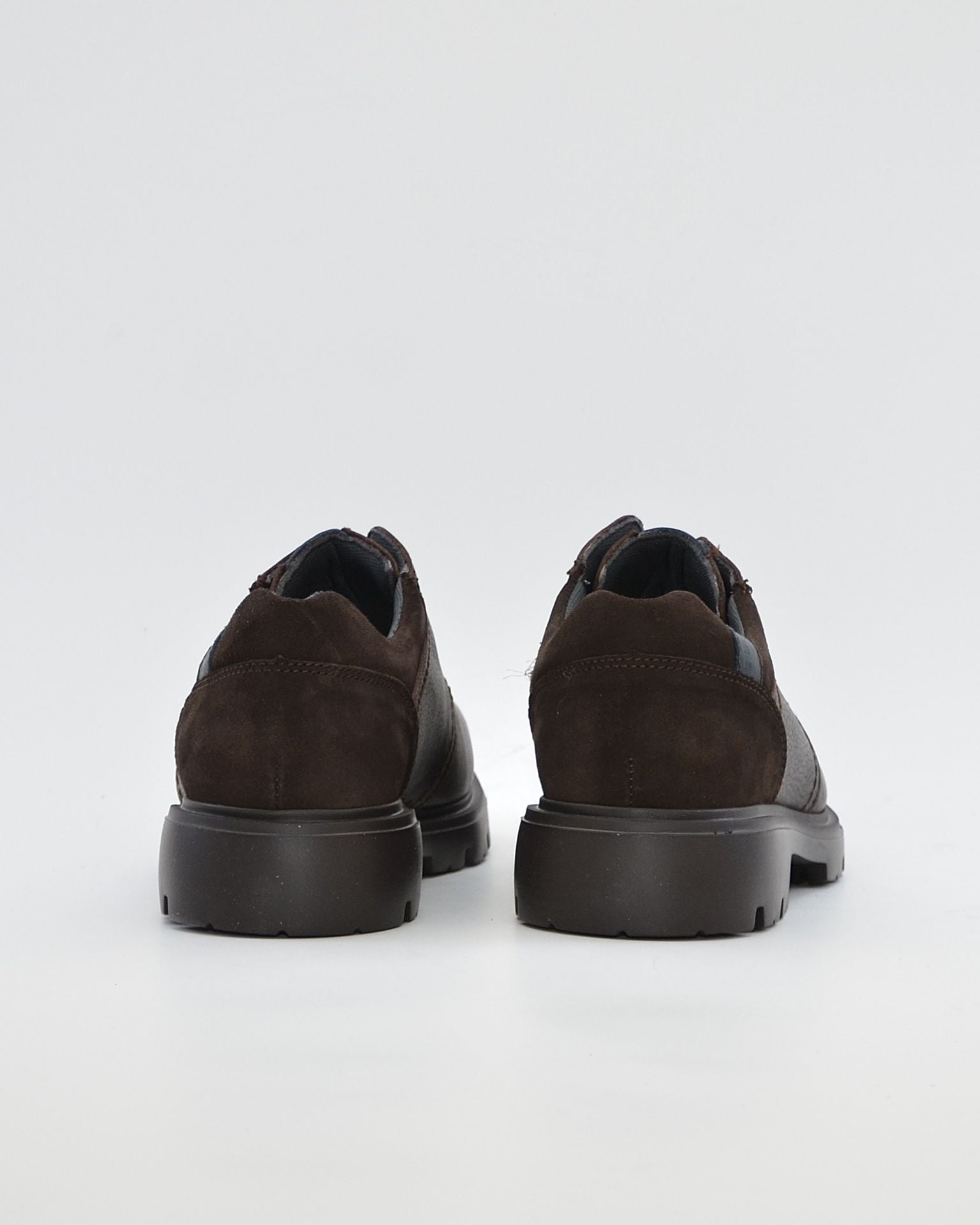 ZAPATO CABALLERO CON CORDONES PIEL ENGRASADA PITILLOS 40231 MARRON
