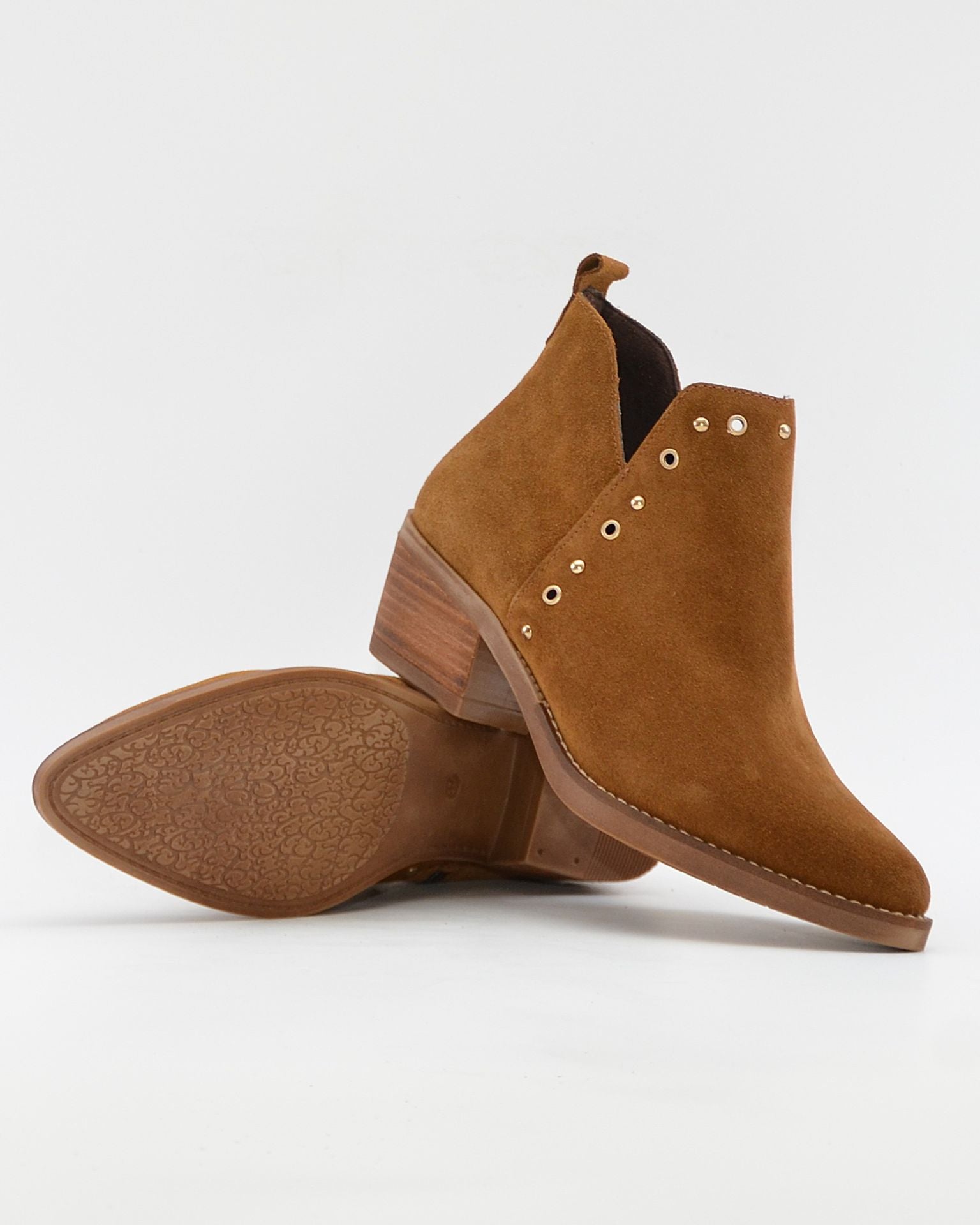 BOTIN MUJER COWBOY SERRAJE CUERO CON TACHAS KAOLA 3500