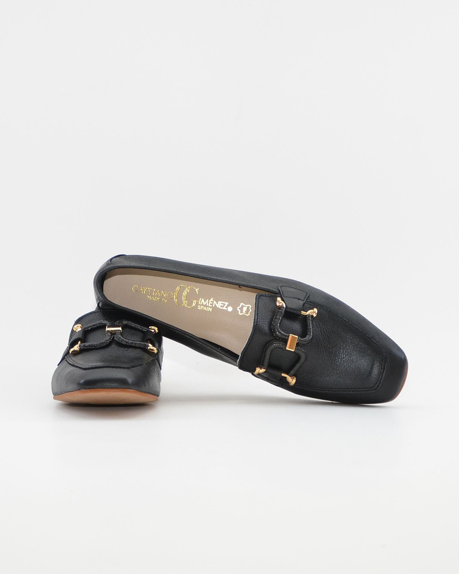 ZAPATO MOCASIN MUJER PLANO NEGRO CAYETANO 17200