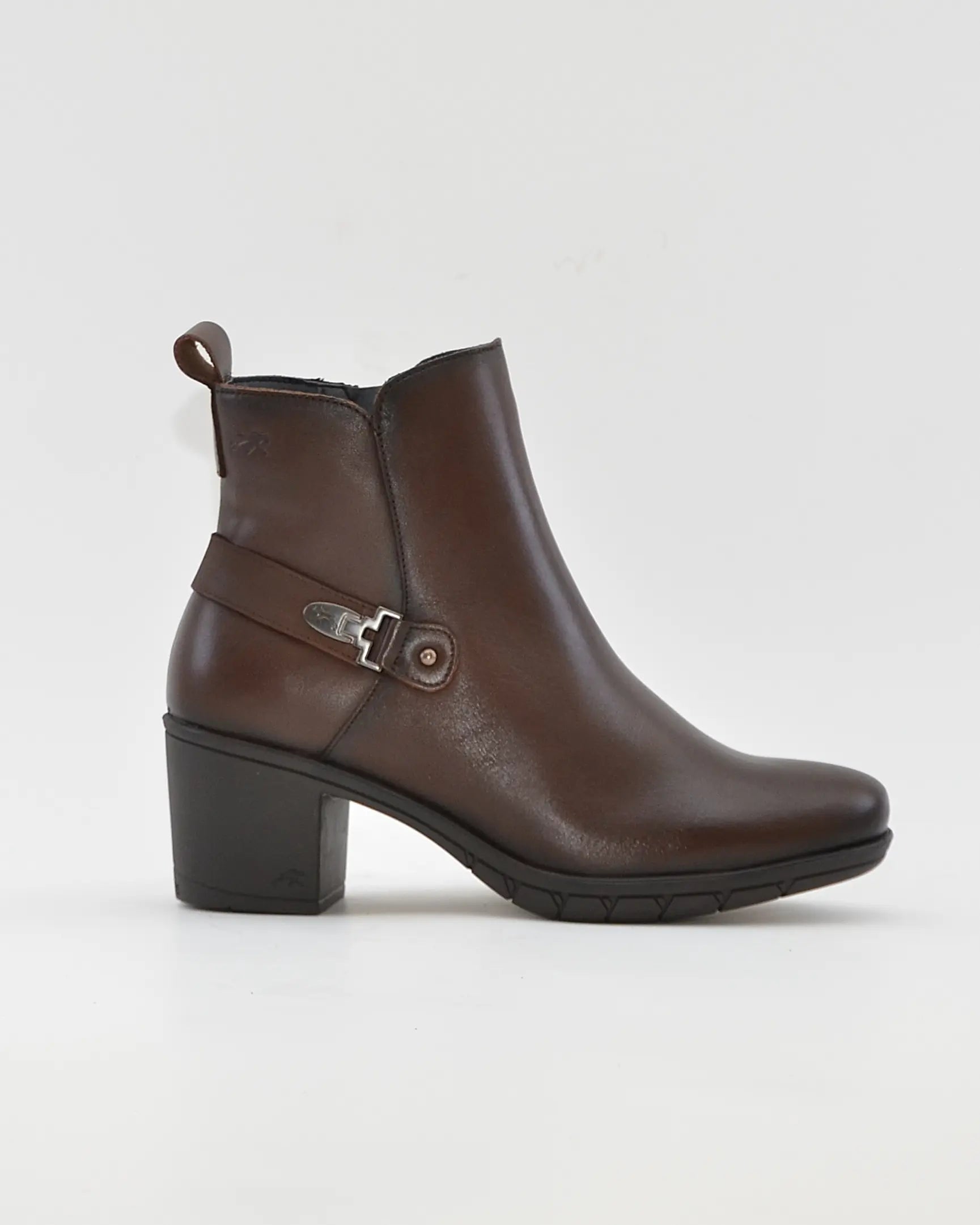 BOTIN MUJER MARRÓN TACON ANCHO FLUCHOS NYDIA F1798