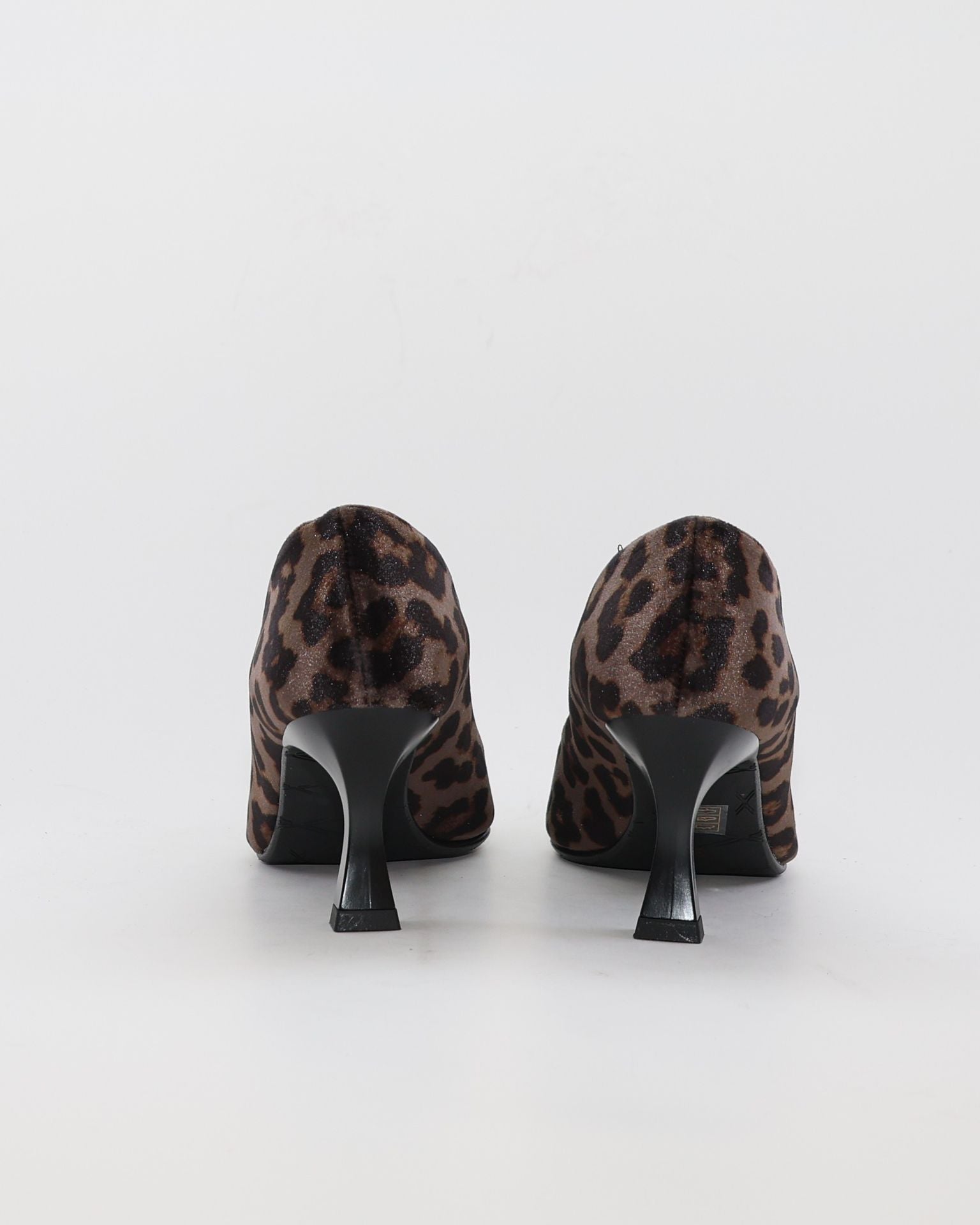 ZAPATO SALON MUJER ESTILETO COLOR LEOPARDO NEGRO DANIELA VEGA 2333S TERCIOPELO