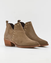 BOTIN MUJER COWBOY SERRAJE TAUPE CON TACHAS KAOLA 3504