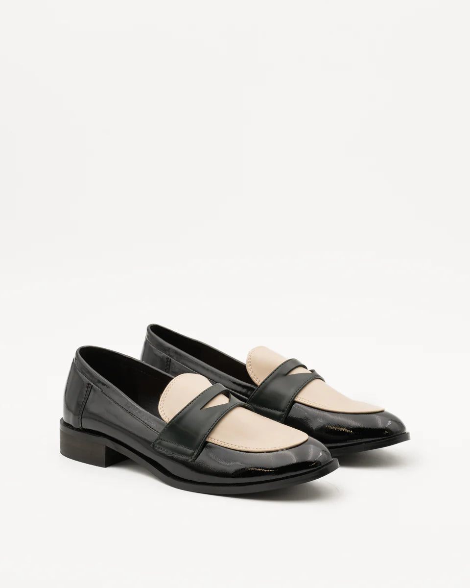 MOCASIN PLANO CHAROL NEGRO AD.VERDE BEIG CF3360