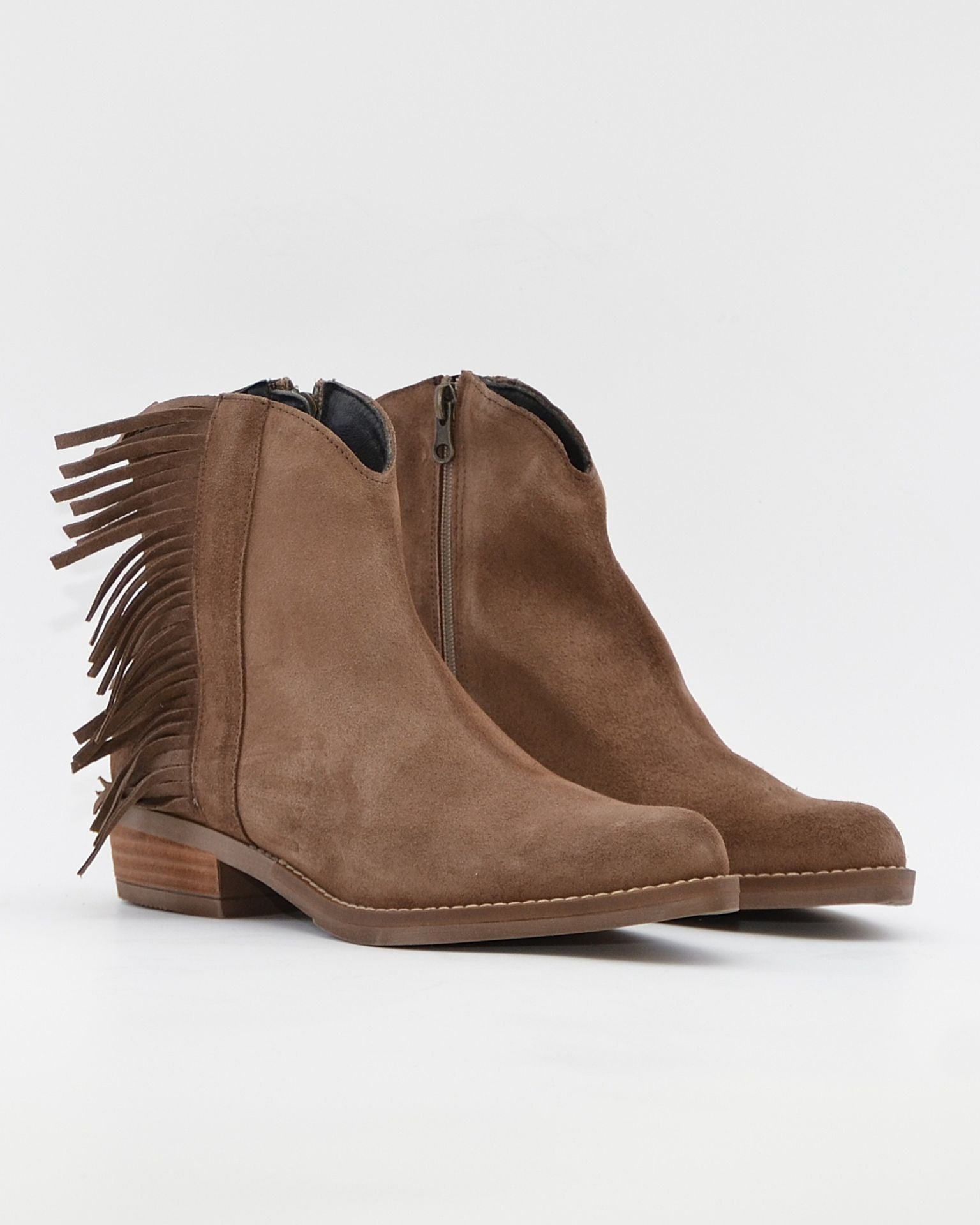 BOTIN MUJER COWBOY CON FLECOS COLOR SERRAJE TAUPE JORDANA 5161