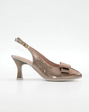 ZAPATO SALON DESTALONADO ADORNO LAZO PITILLOS 11191 BRONCE