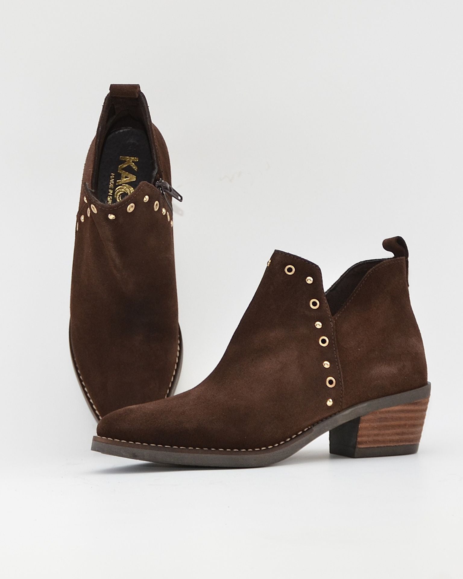 BOTIN MUJER COWBOY SERRAJE MARRÓN CHOCOLATE CON TACHAS KAOLA 3504