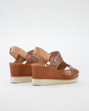 SANDALIA CUÑA MUJER PIEL MICROPERFORADA COLOR BRANDY PIKOLINOS W3Z-1623C1