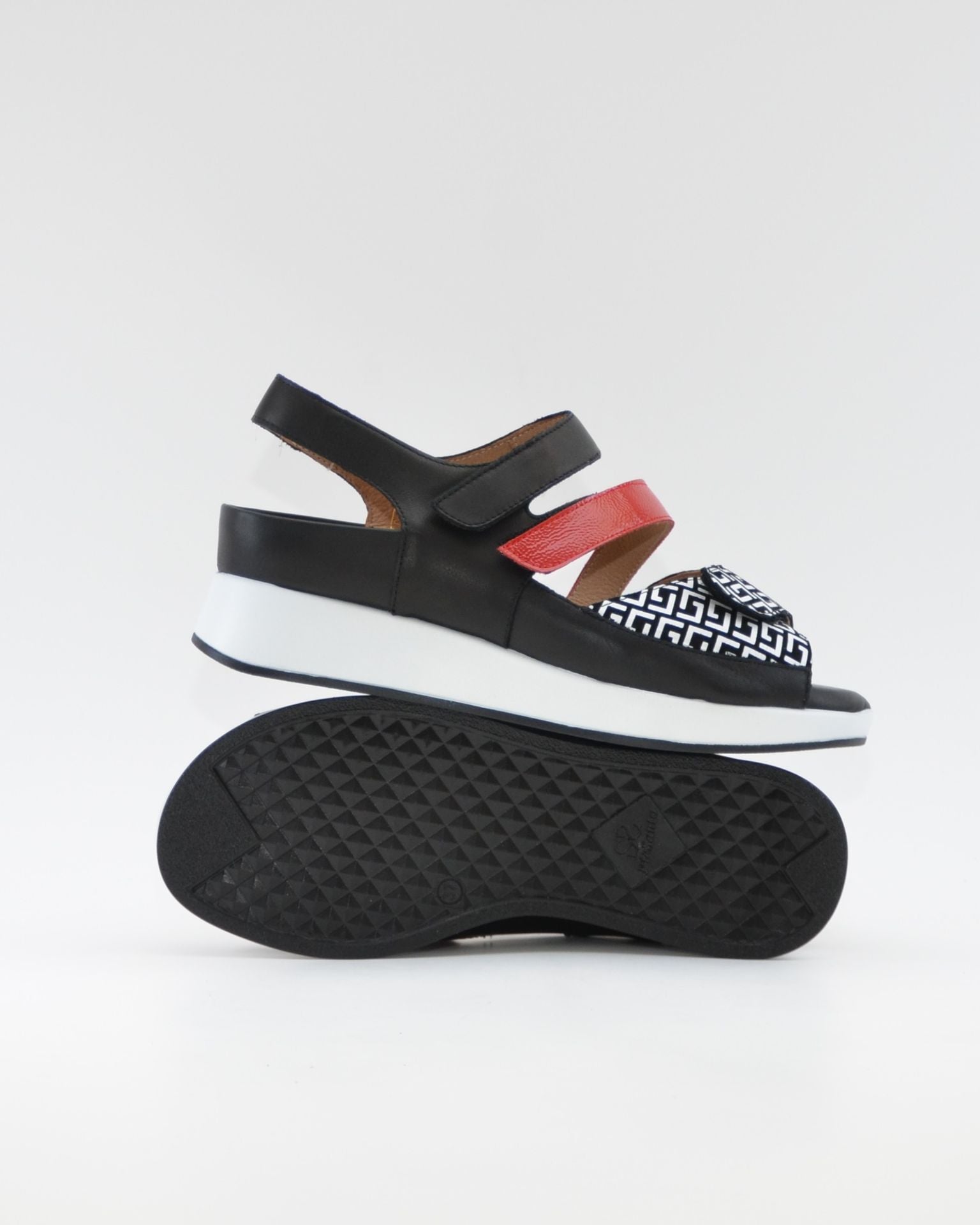 SANDALIA PLANTILLA EXTRAIBLE MUJER TRES VELCROS ANCHO ESPECIAL COLOR NEGRO Y ROJO PIE SANTO 260423