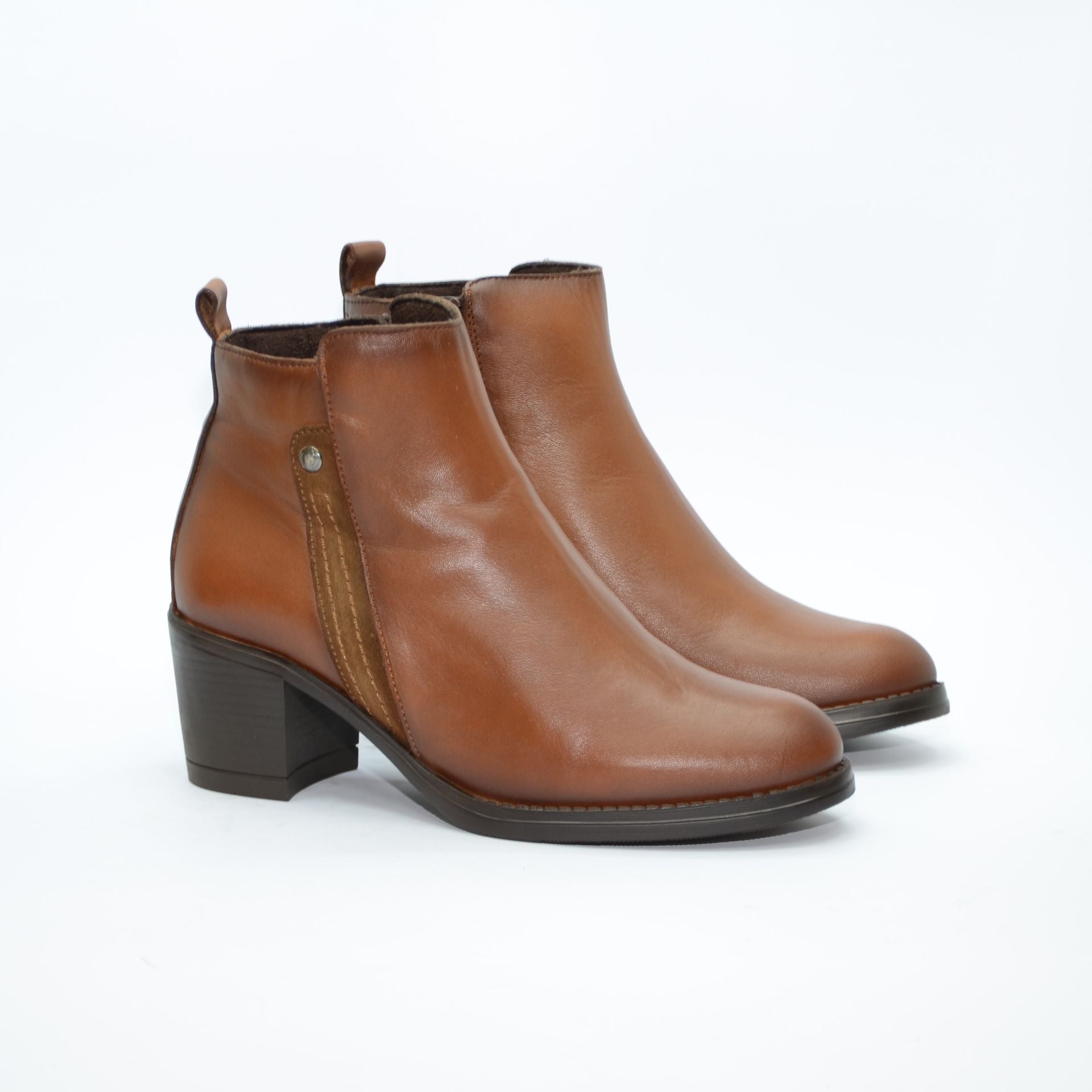 BOTIN TACON CUADRADO SAVAGE CUERO 8819